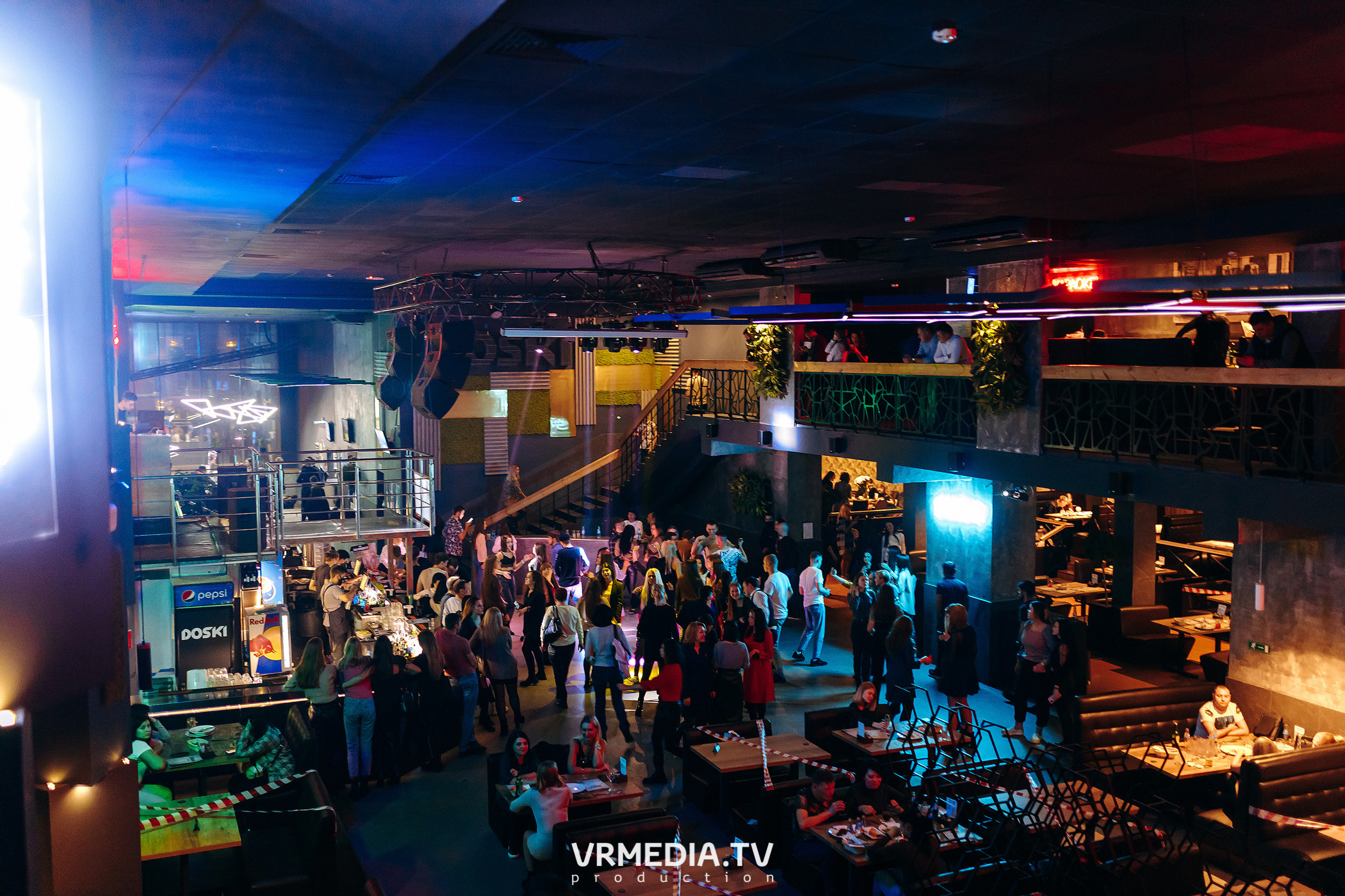 Выходные в баре «DOSKI»