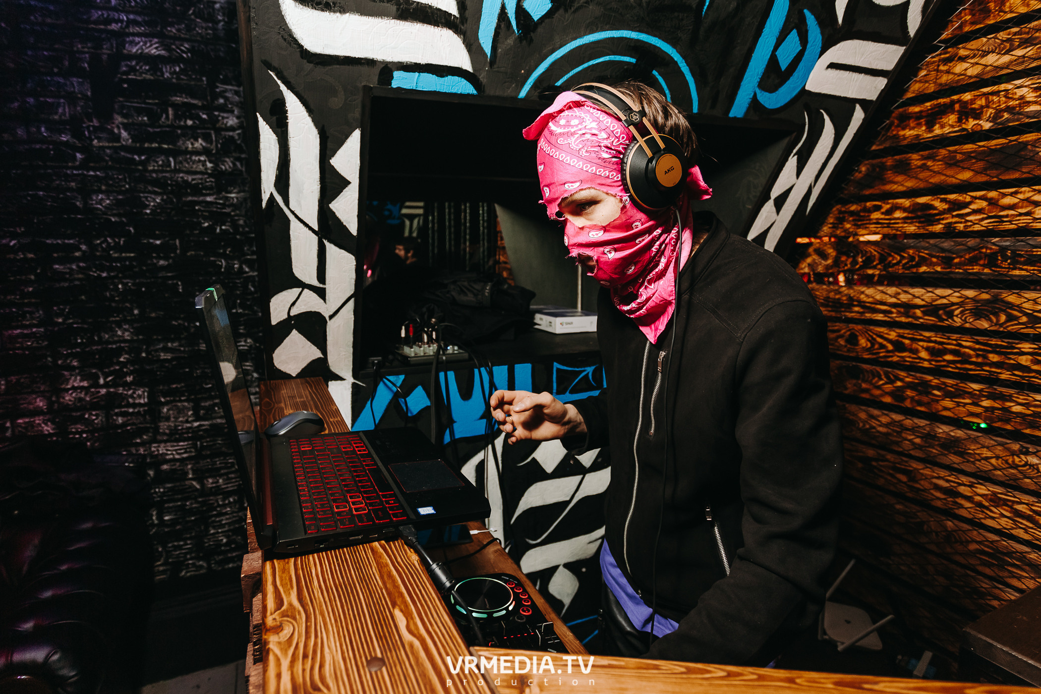 Halloween в баре «Глотай»