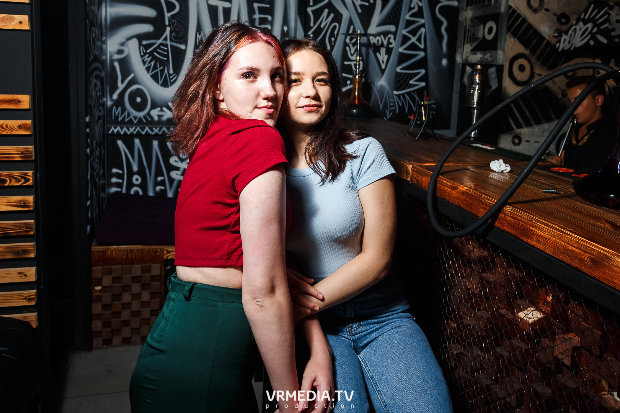 Выходные в баре «Глотай»