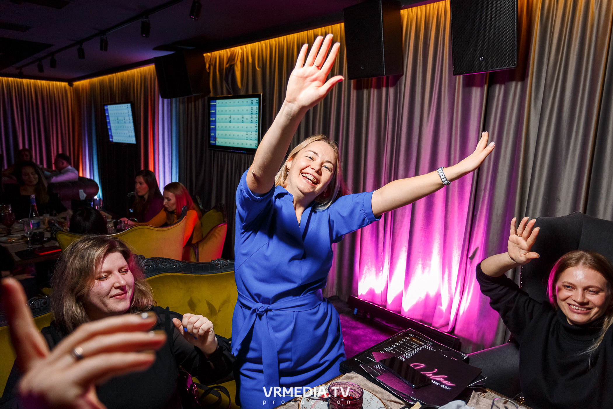 Halloween в караоке-баре «Volna»