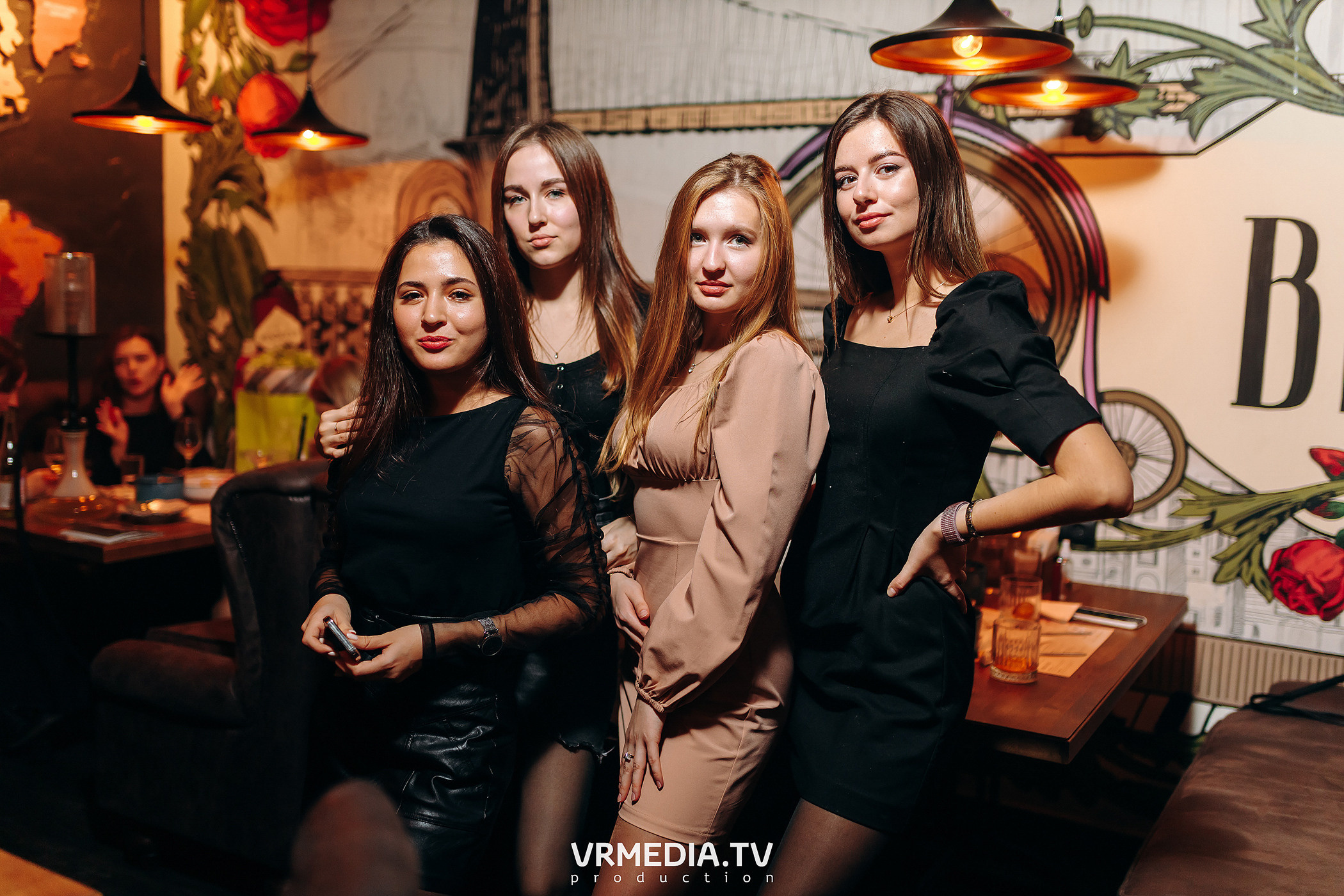 Выходные в баре «DOSKI»