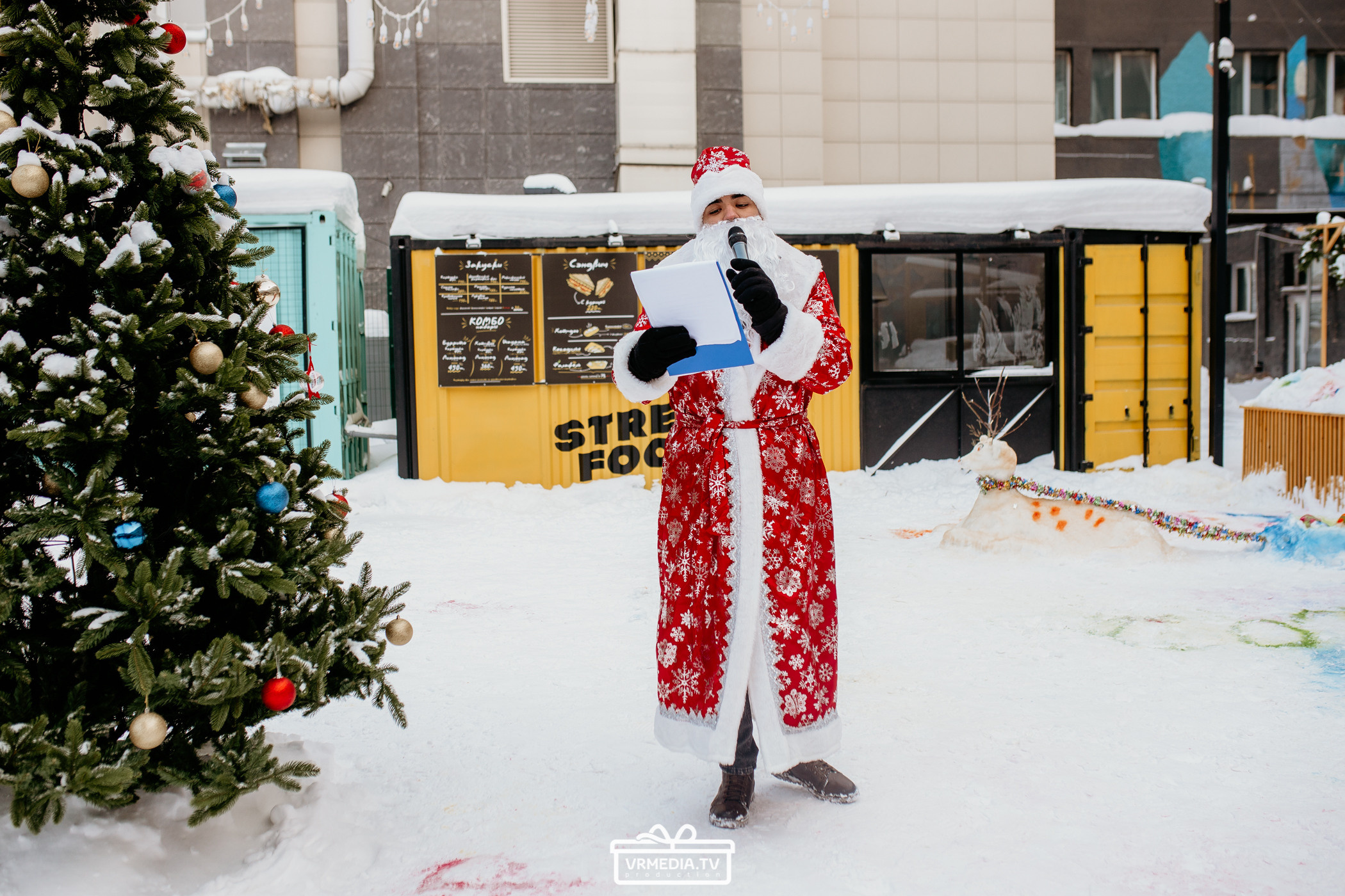 Большая новогодняя «Елка» в культурном пространстве «Редакция»