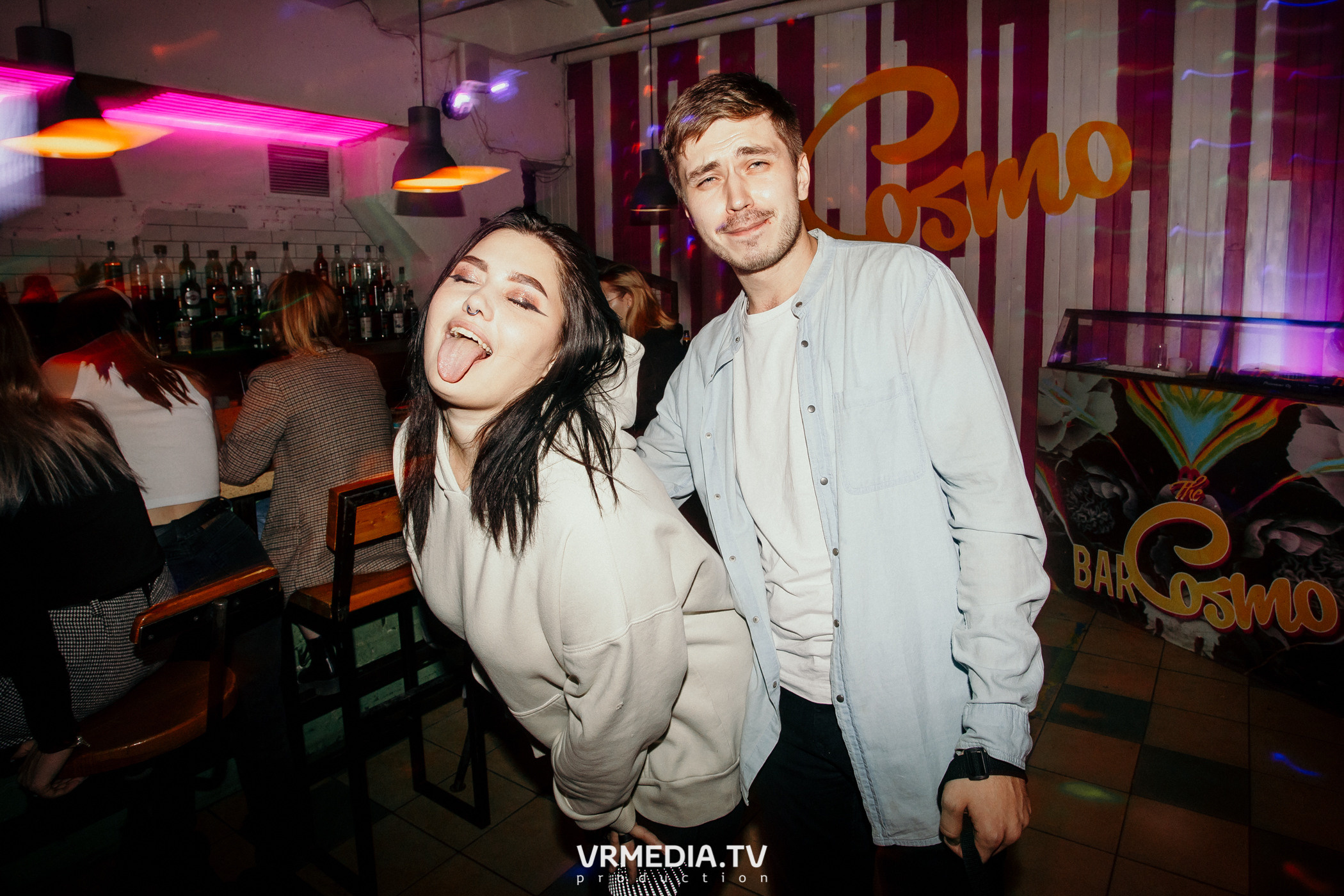 Выходные в баре «Cosmo»