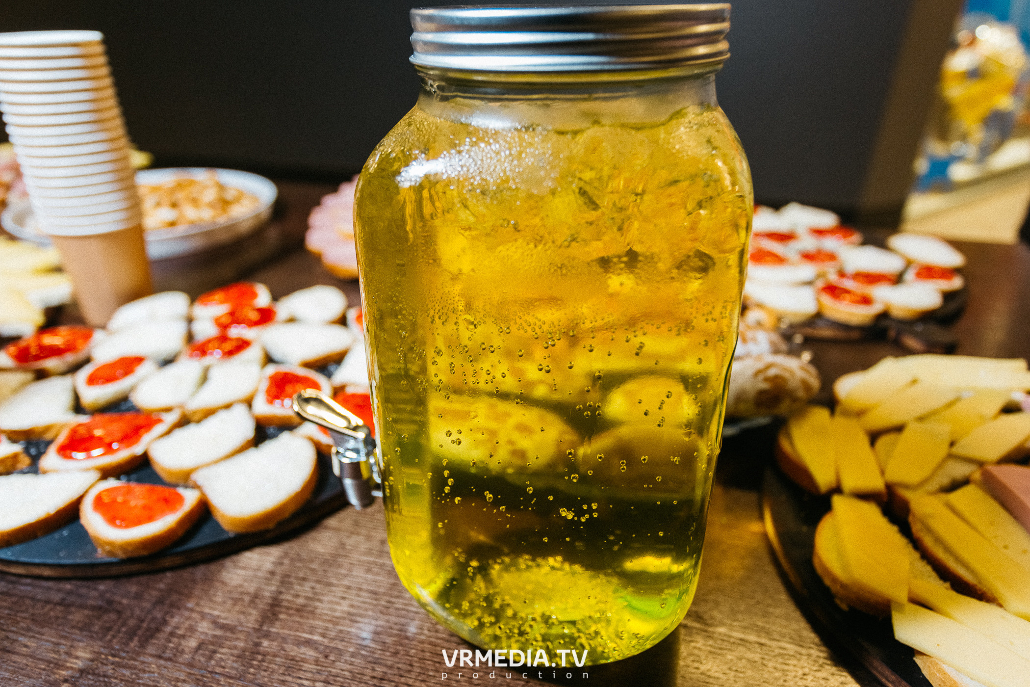 Показ фильма «Москва слезам не верит» в «Starmax Cinema»