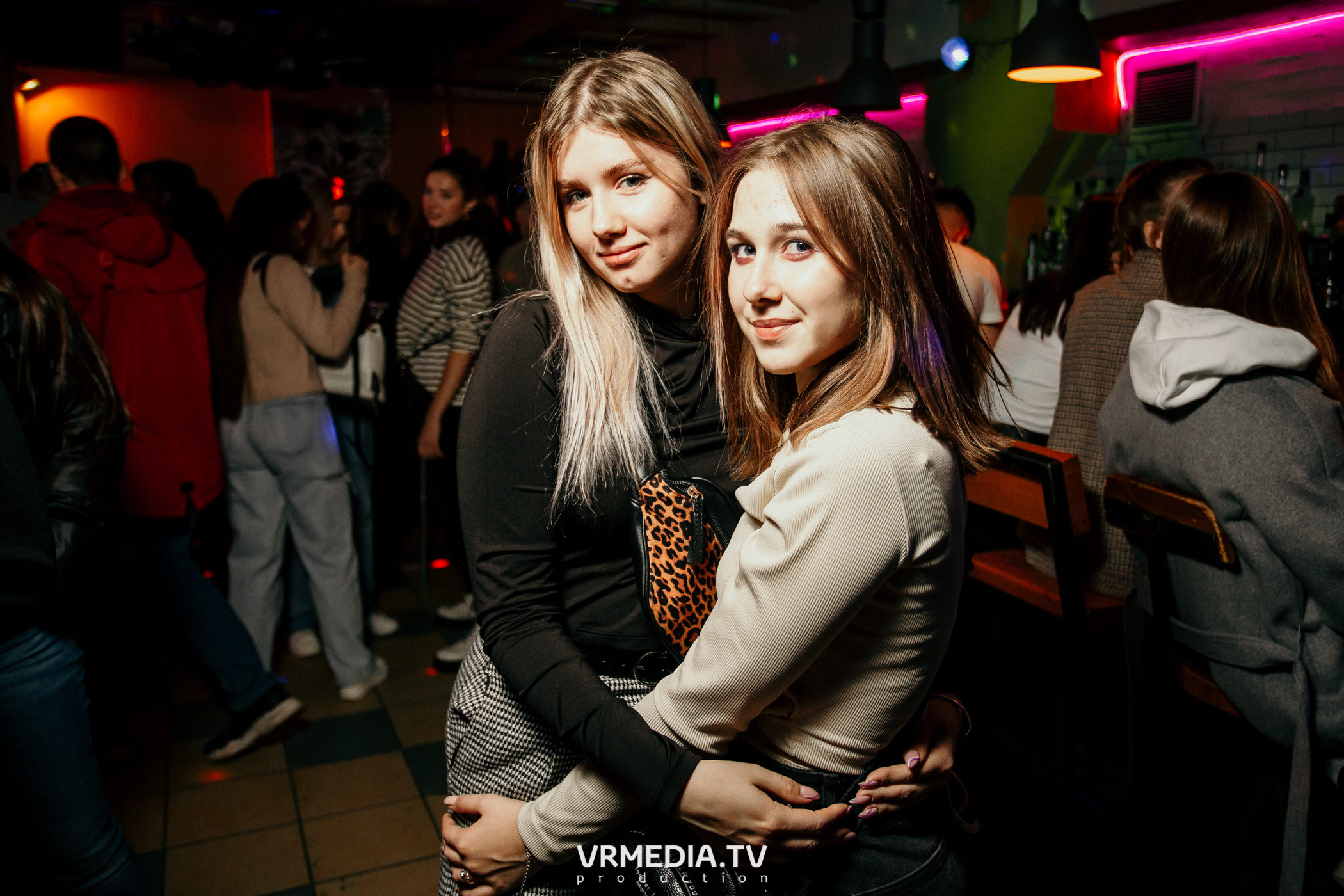 Выходные в баре «Cosmo»