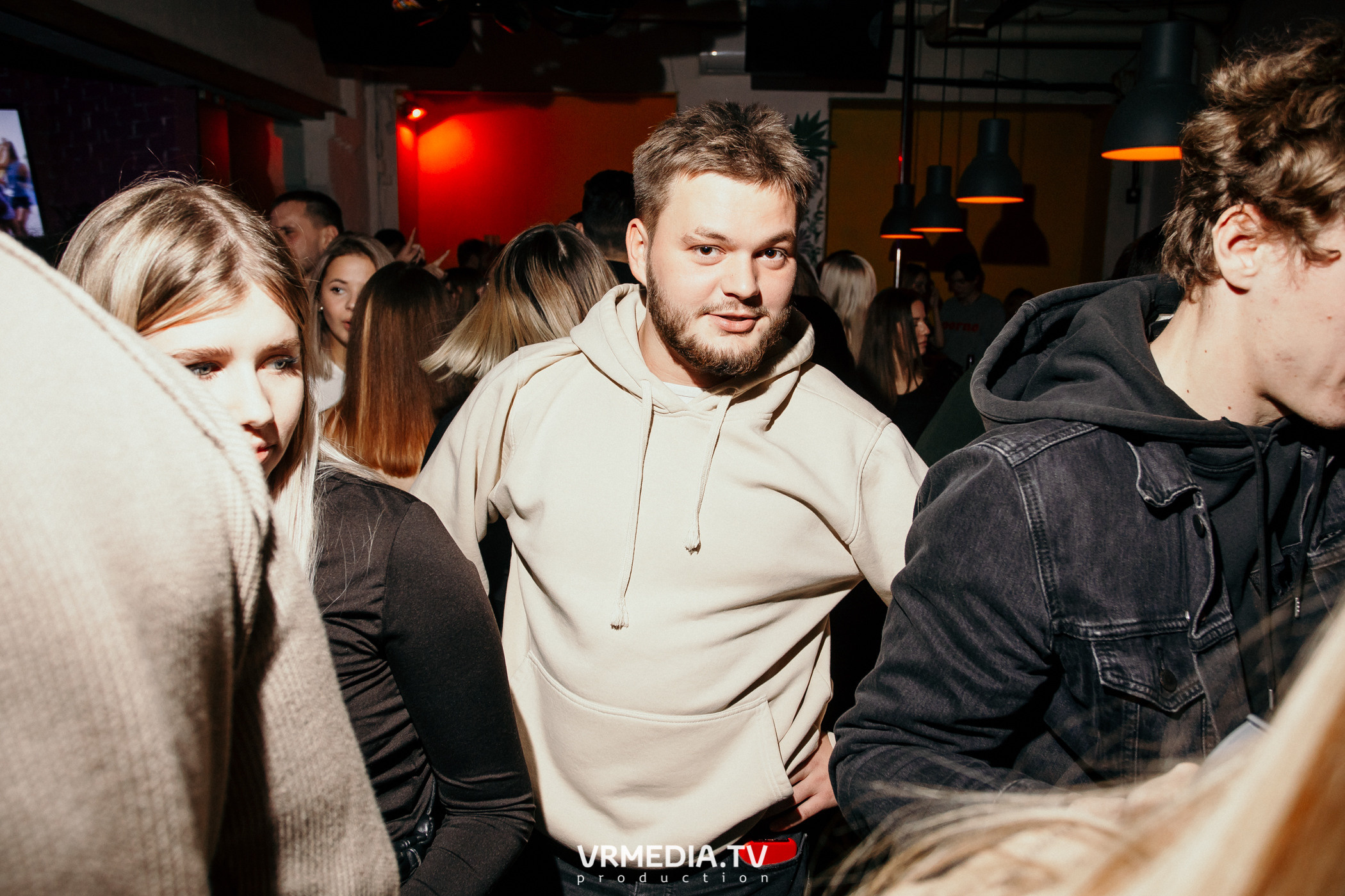 Выходные в баре «Cosmo»