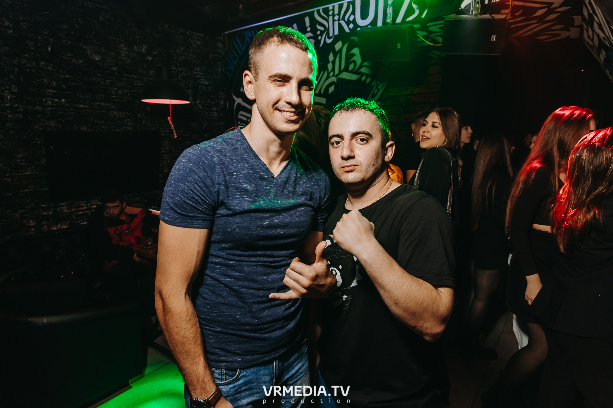 Halloween в баре «Глотай»