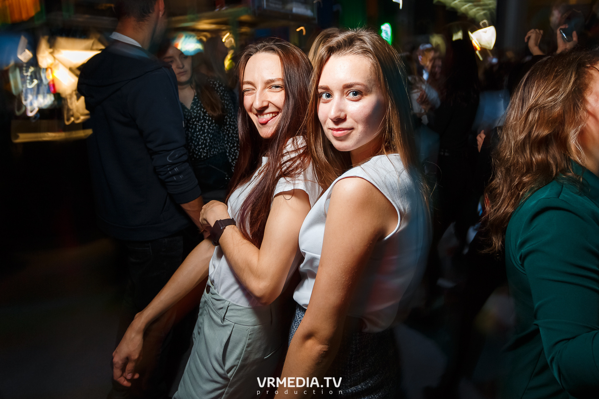 Выходные в баре «DOSKI»