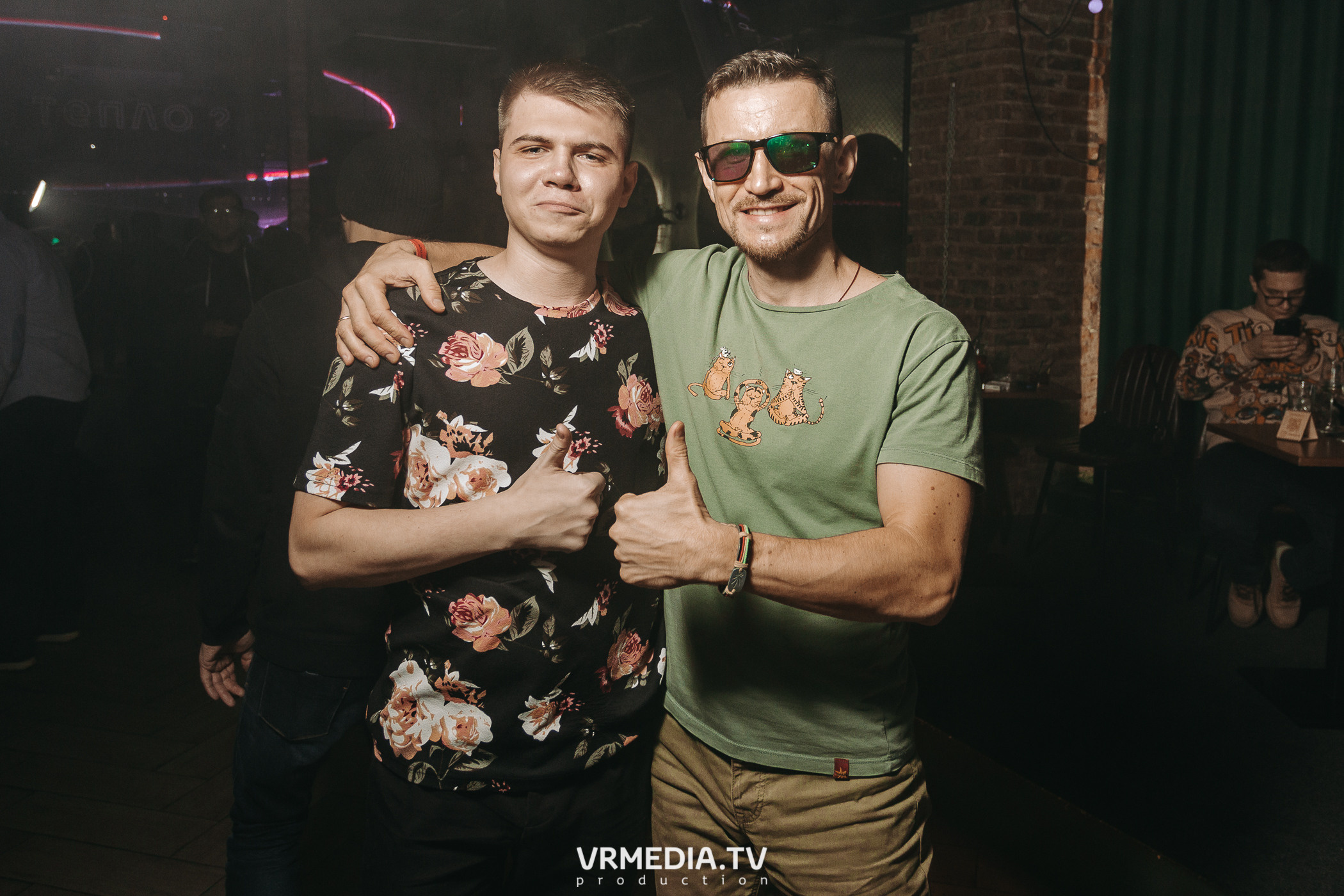 11 FRIENDS OF CHAO. Grotesque (SPB)