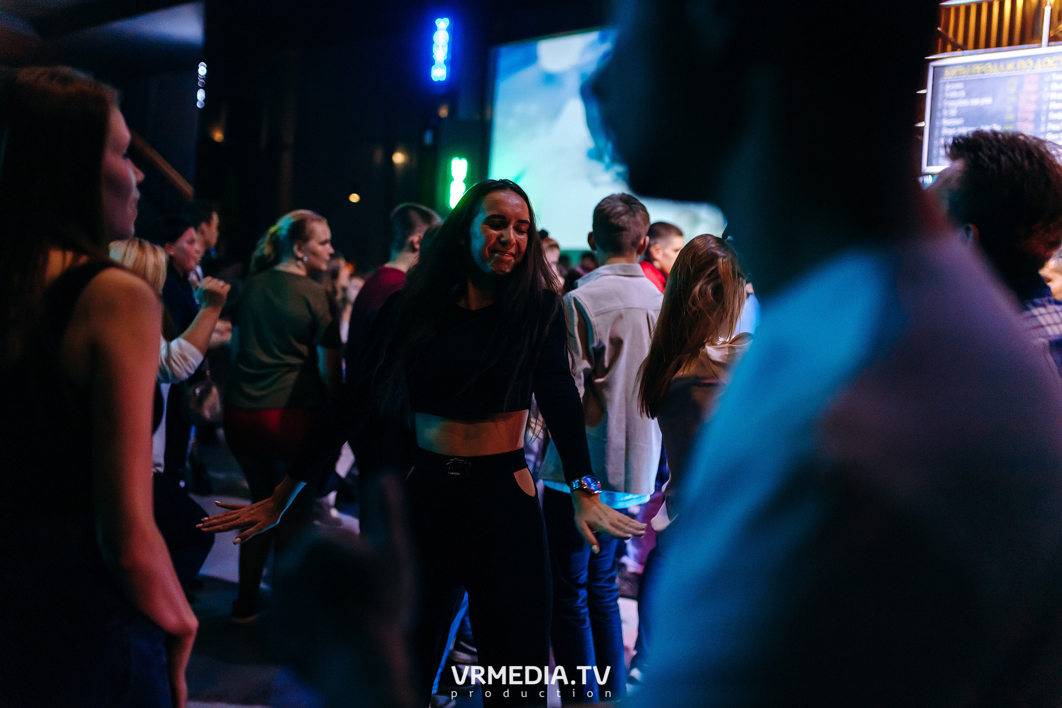 Выходные в баре «DOSKI»