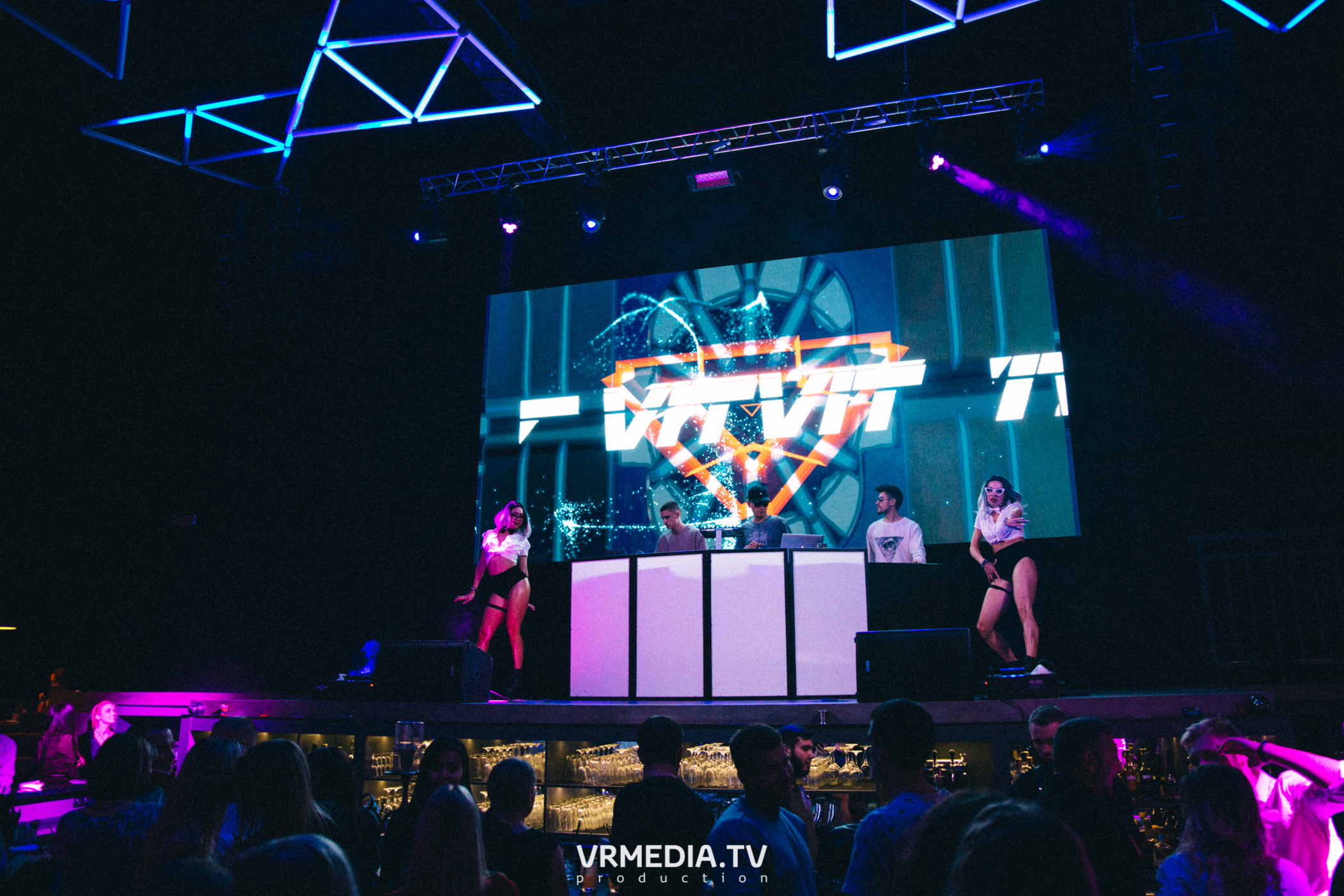 DJ Mikis в НК «Эфир»