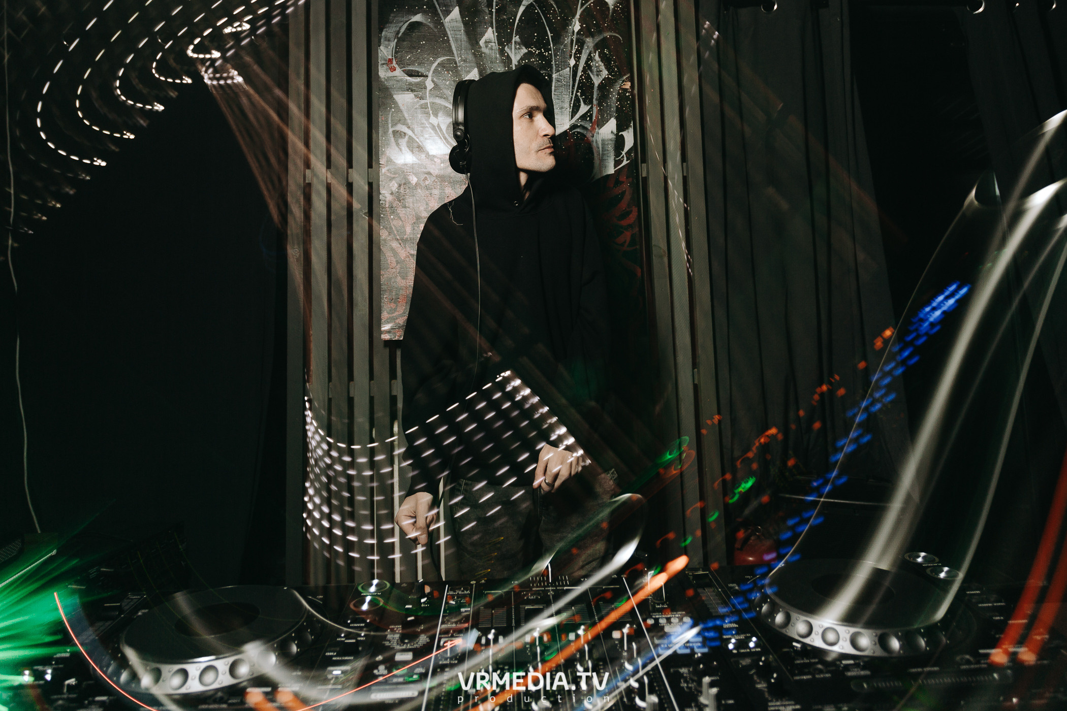 11 FRIENDS OF CHAO. Grotesque (SPB)