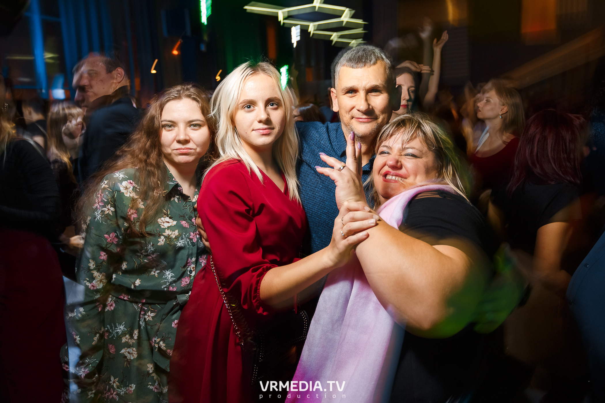 Выходные в баре «DOSKI»