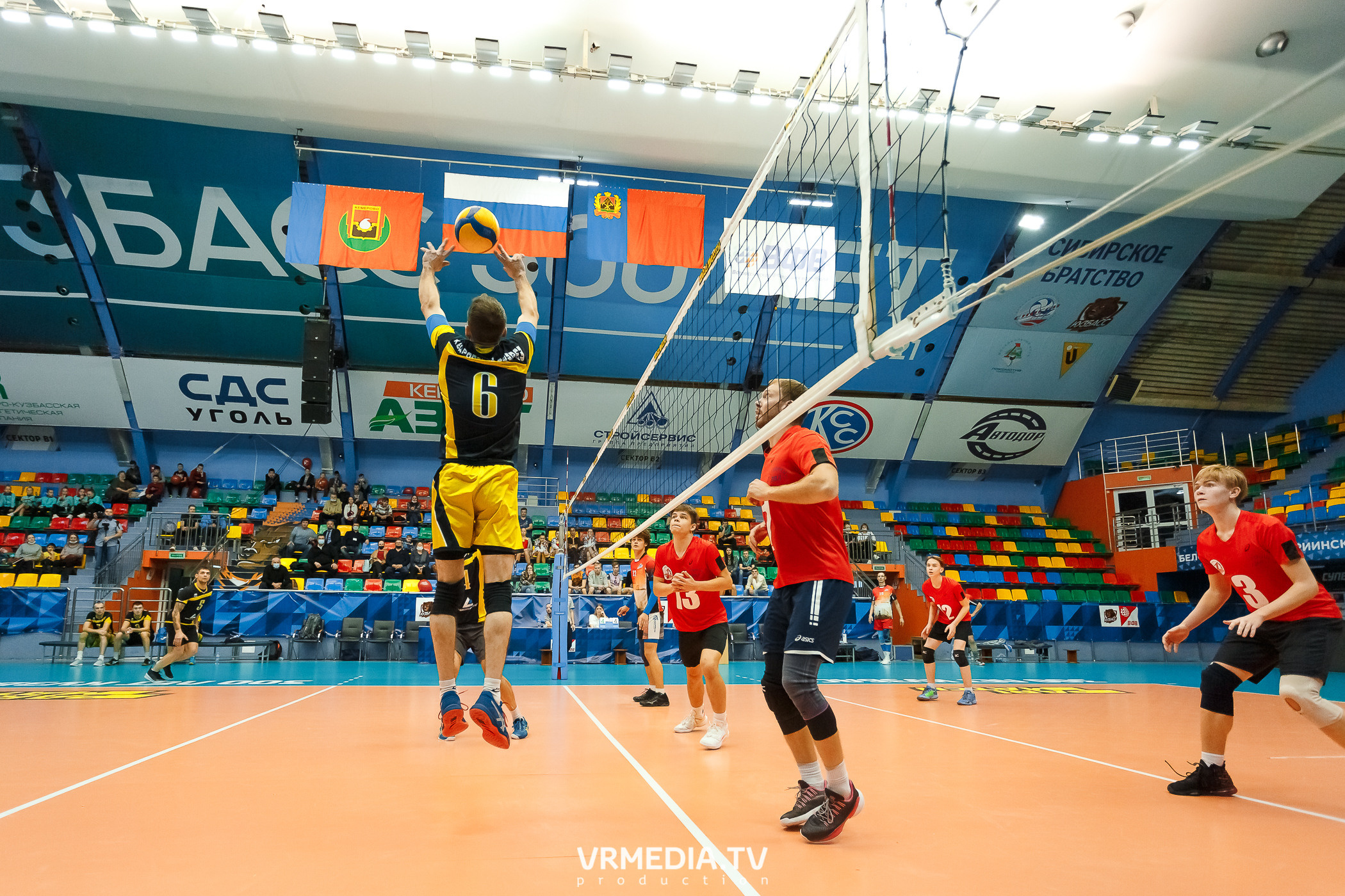 Благотворительный волейбольный турнир «За Кубок фонда»