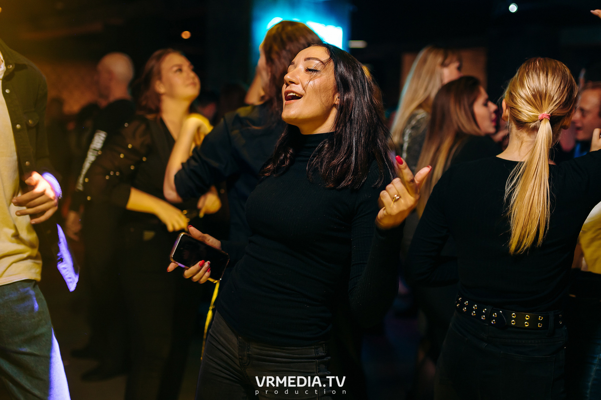 Выходные в баре «DOSKI»