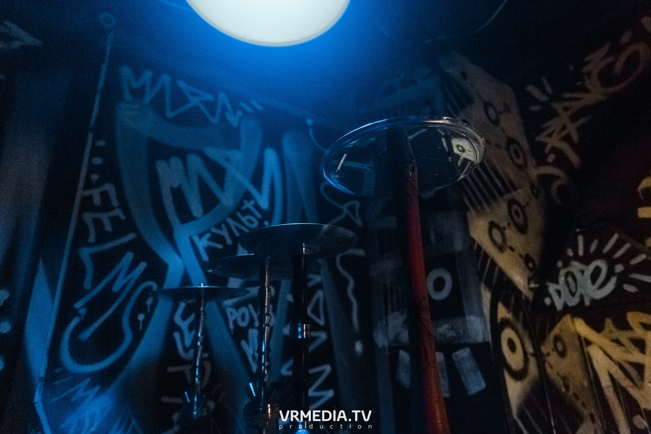 Выходные в баре «Глотай»