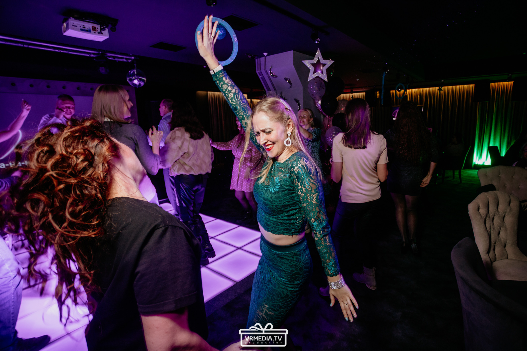 Новый год в караоке «Volna»