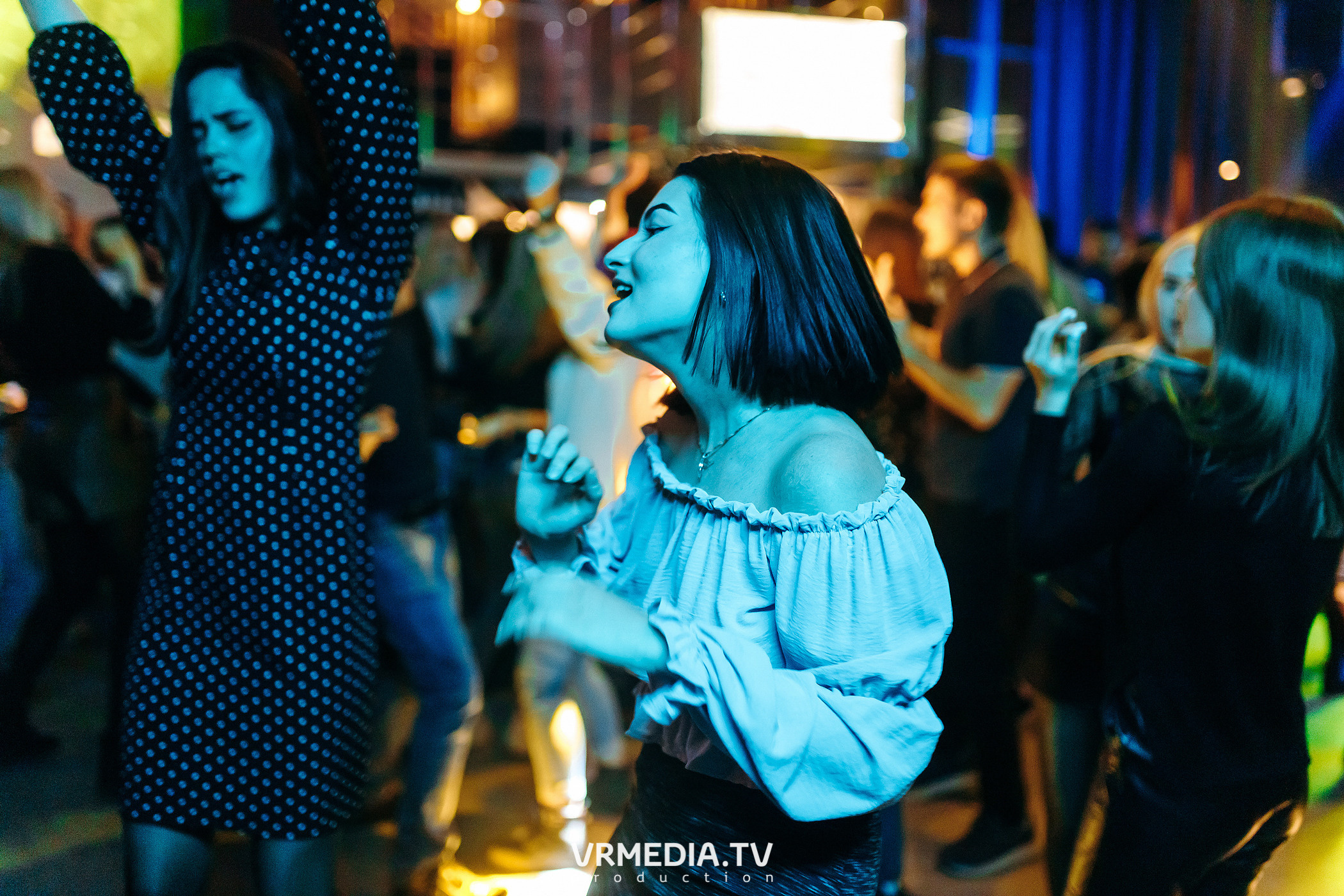 Выходные в баре «DOSKI»