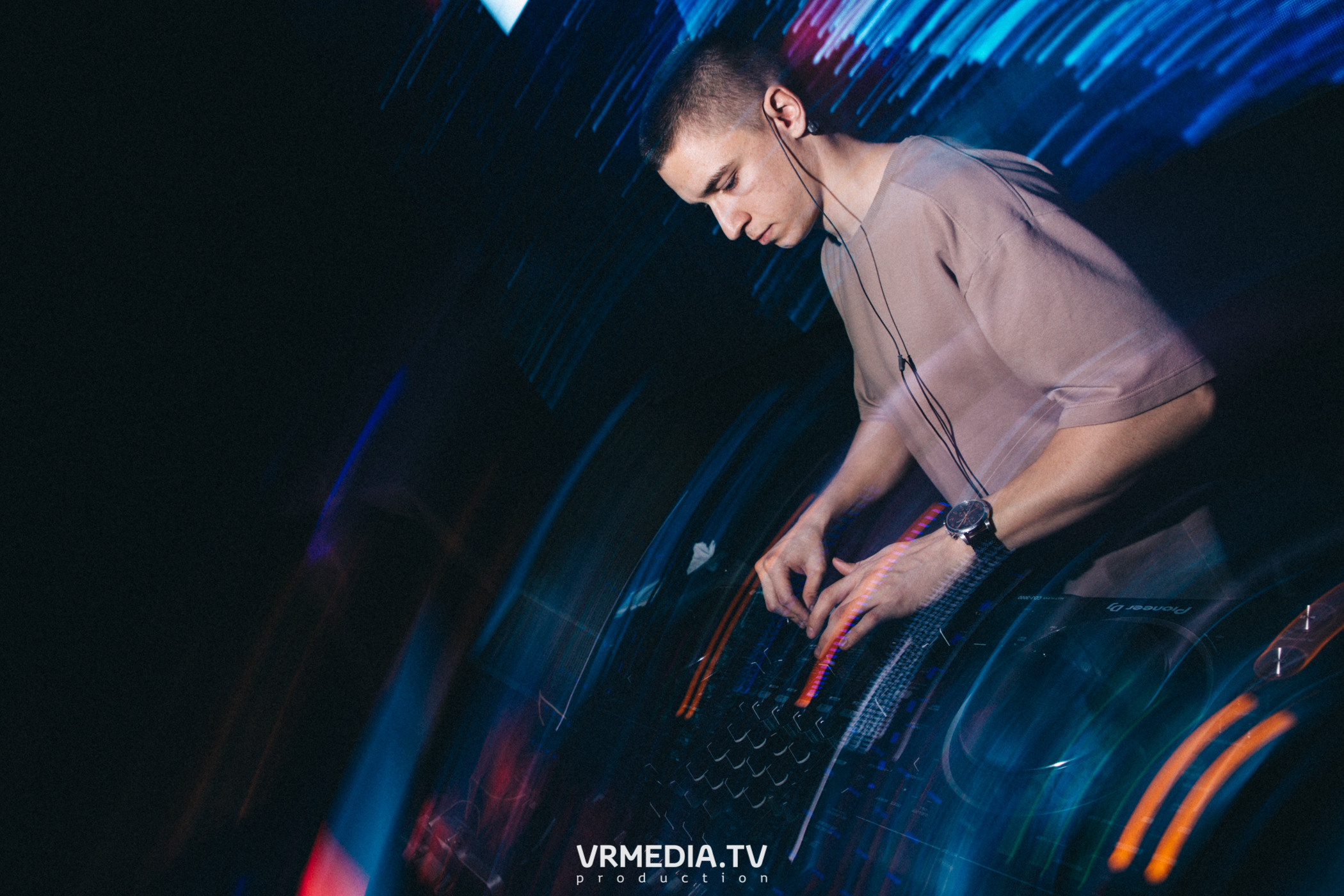 DJ Mikis в НК «Эфир»