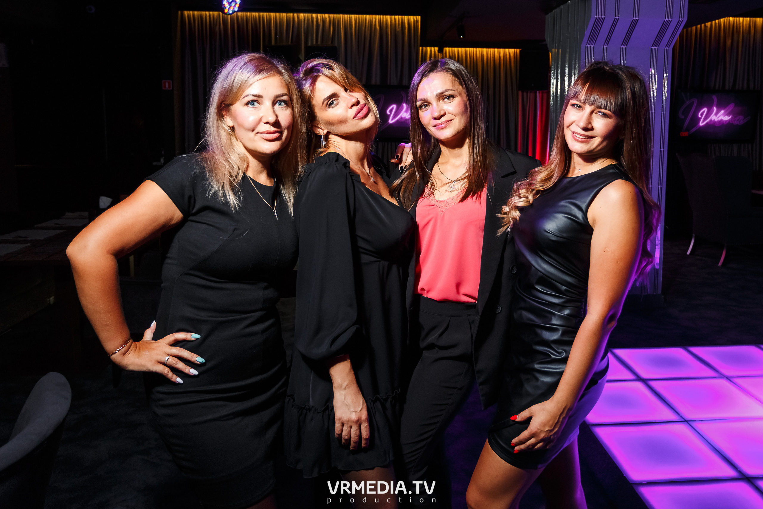 Song of summer в караоке «Volna»