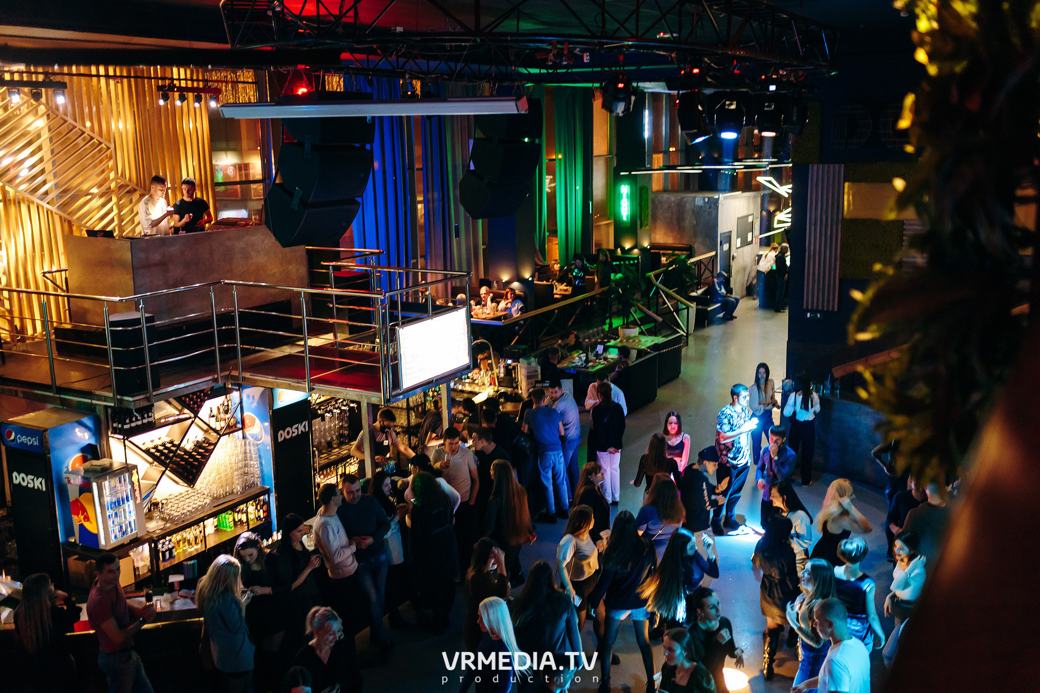 Выходные в баре «DOSKI»