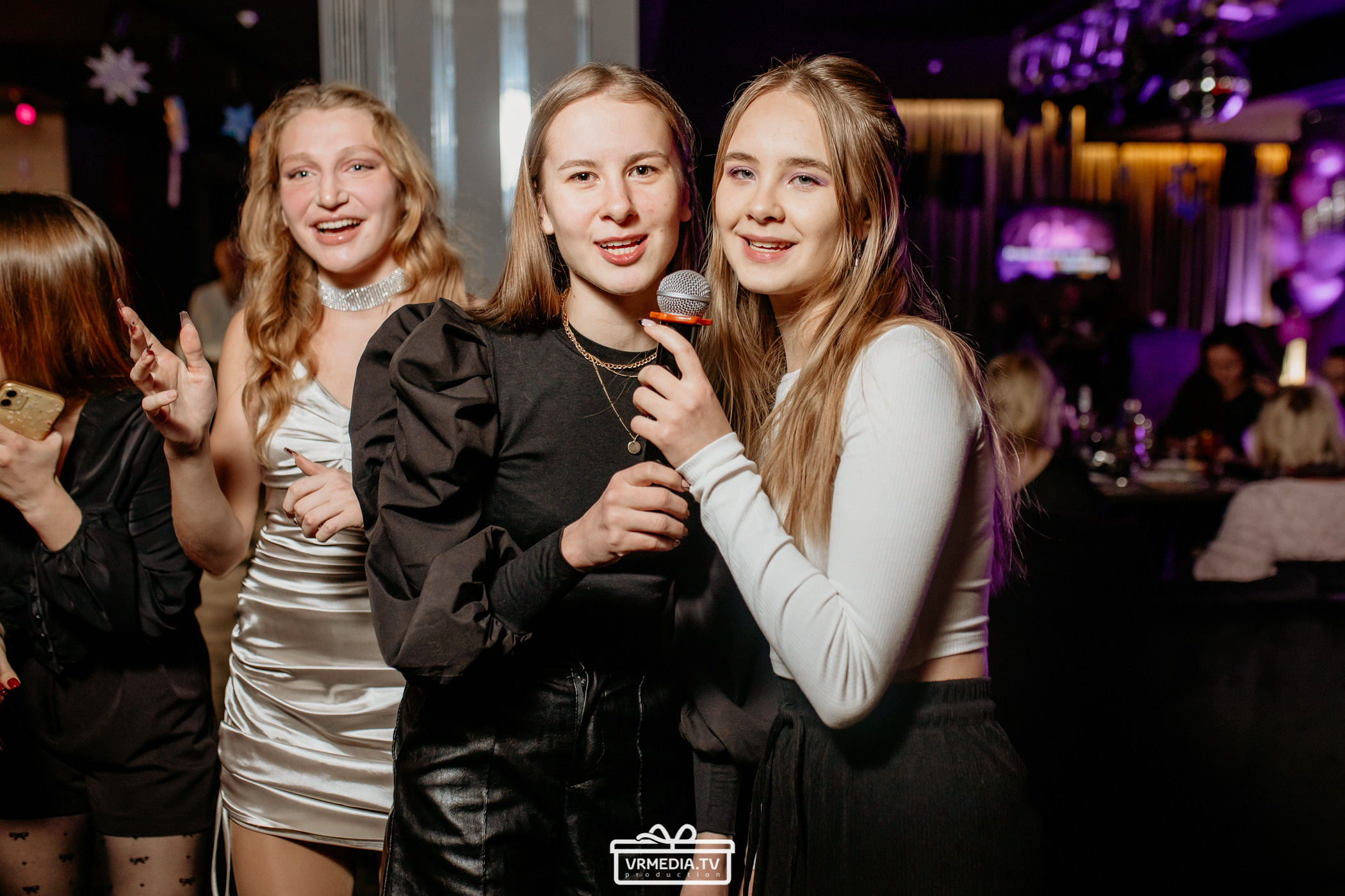 Новый год в караоке «Volna»