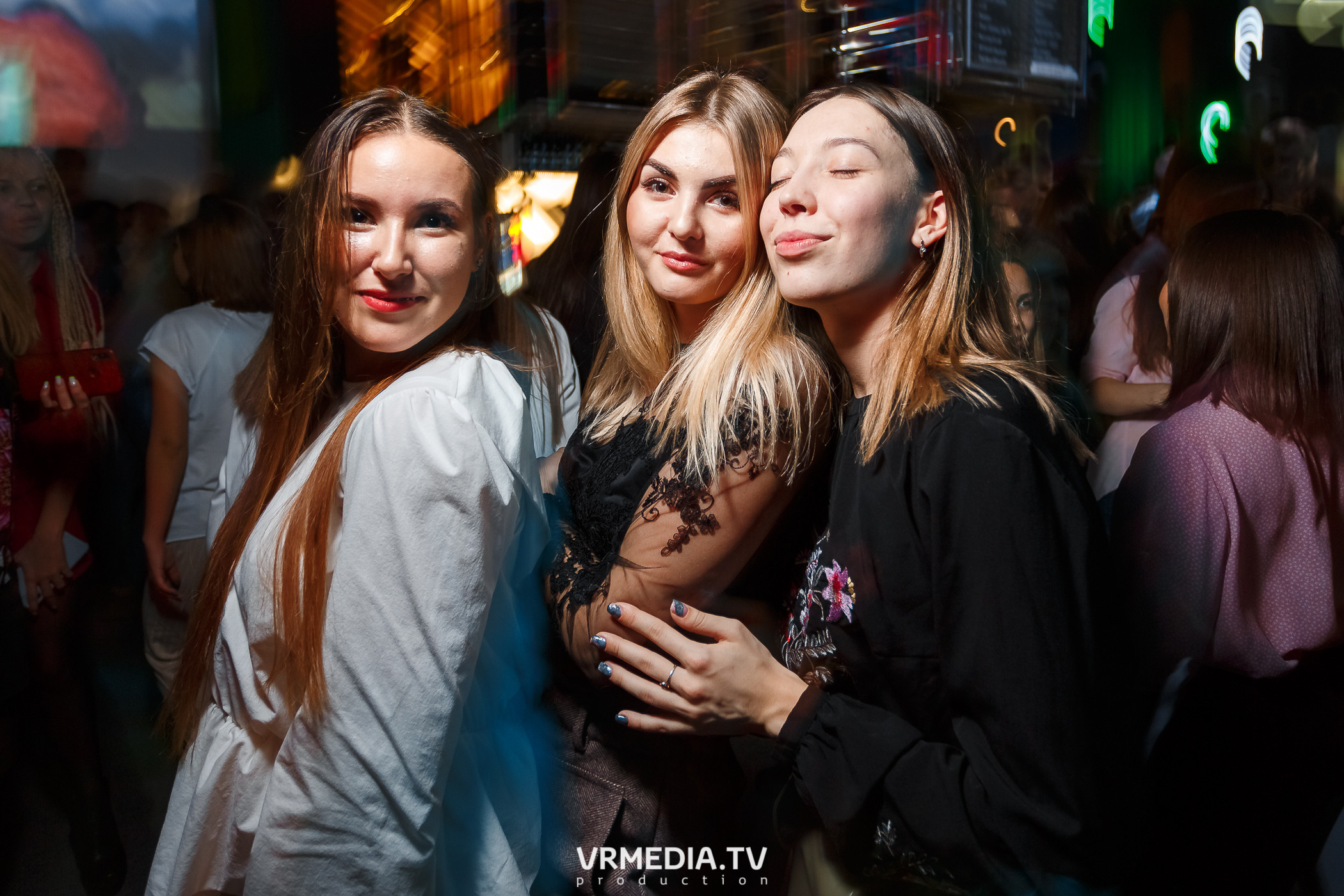 Выходные в баре «DOSKI»