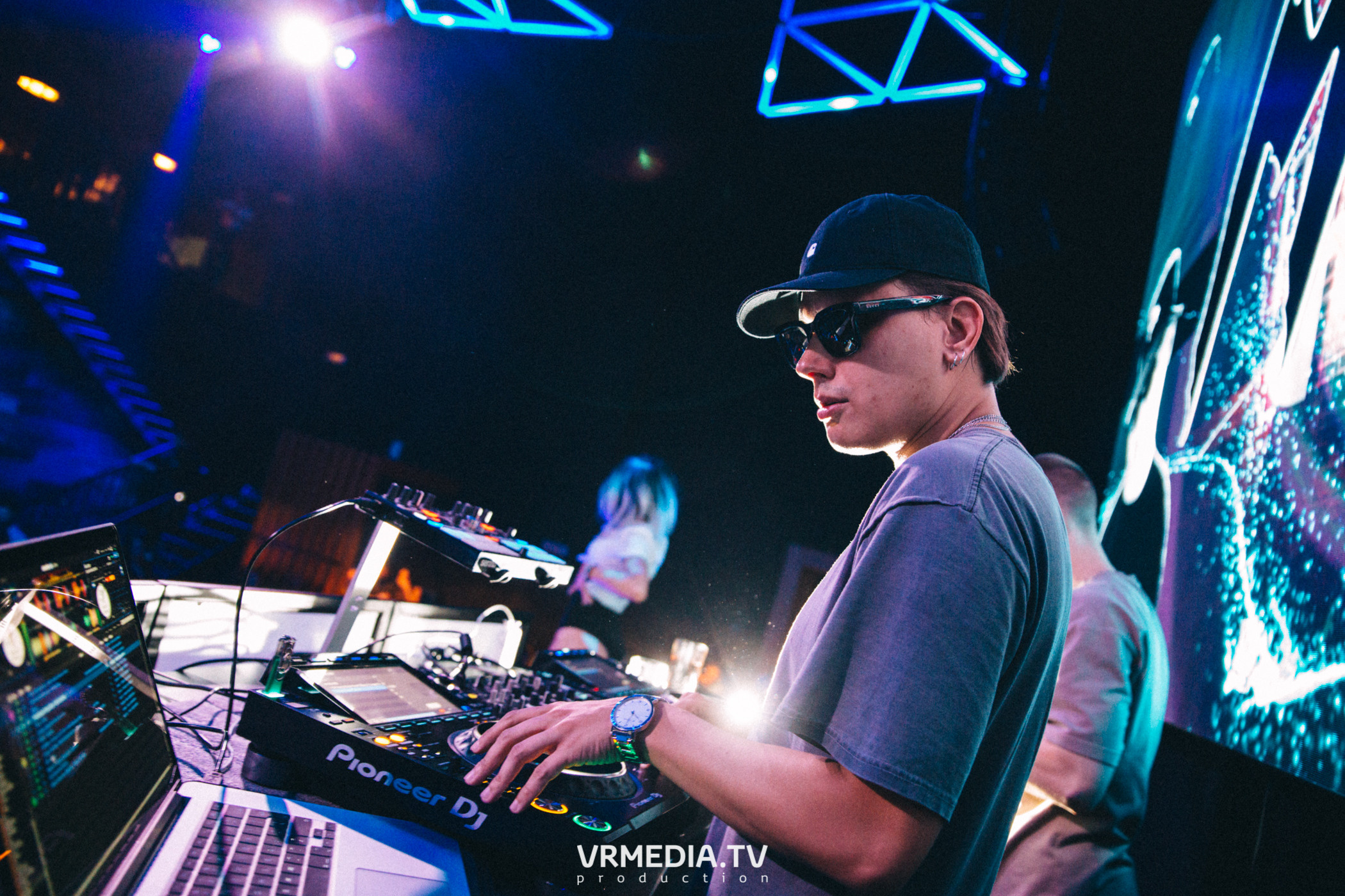 DJ Mikis в НК «Эфир»