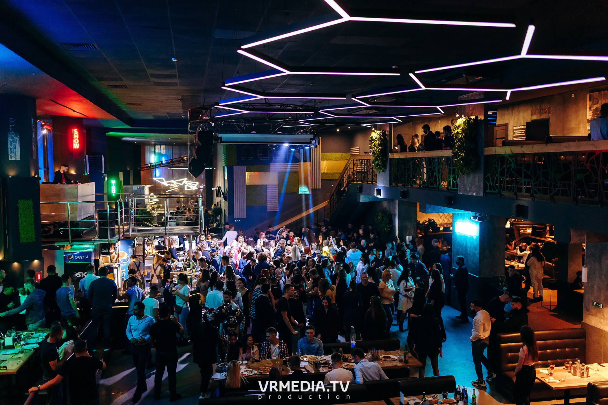 Выходные в баре «DOSKI»