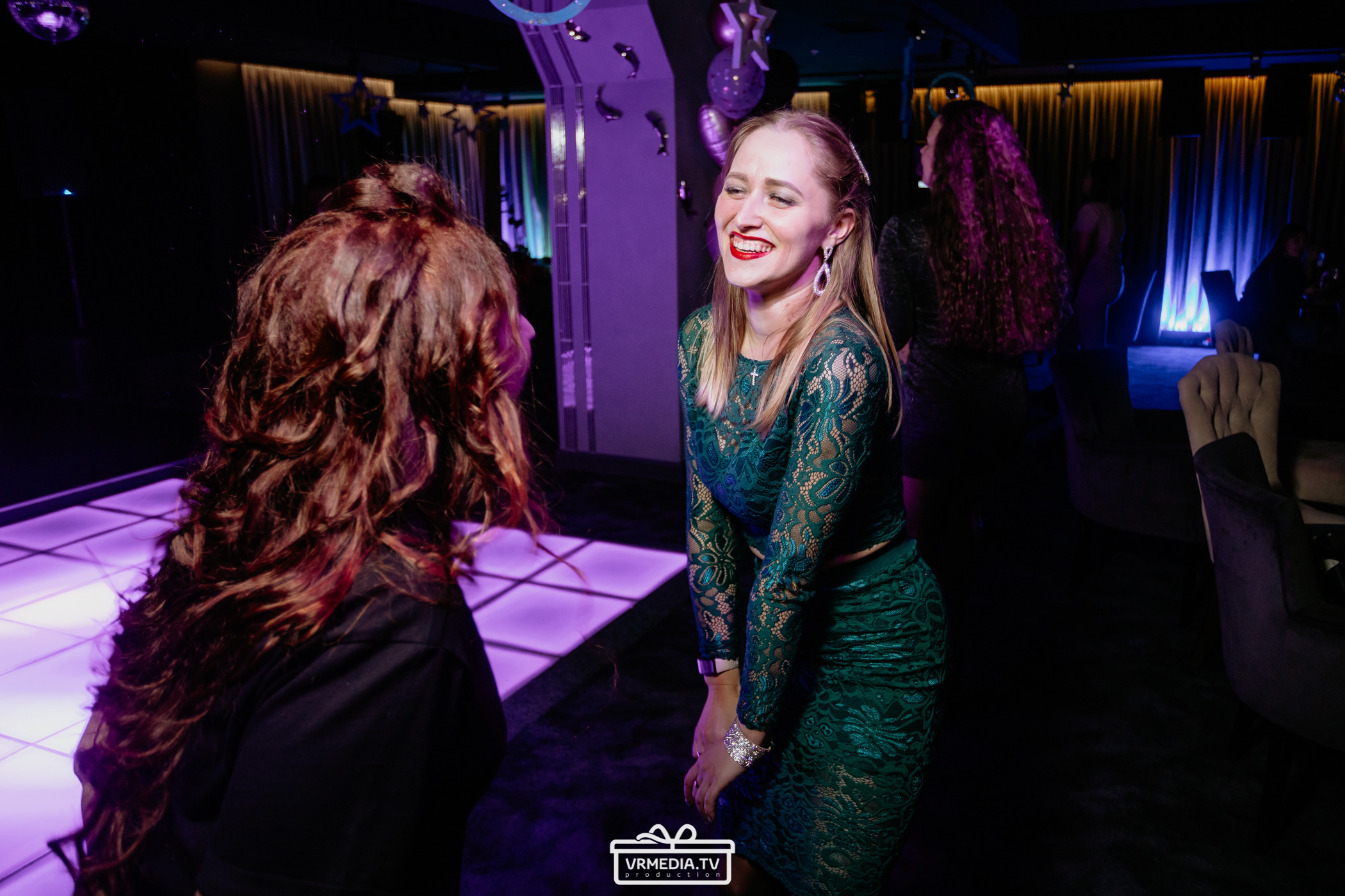 Новый год в караоке «Volna»