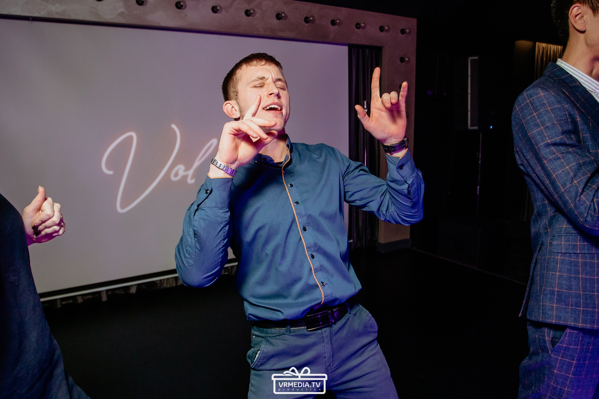 День рождения караоке «Volna»