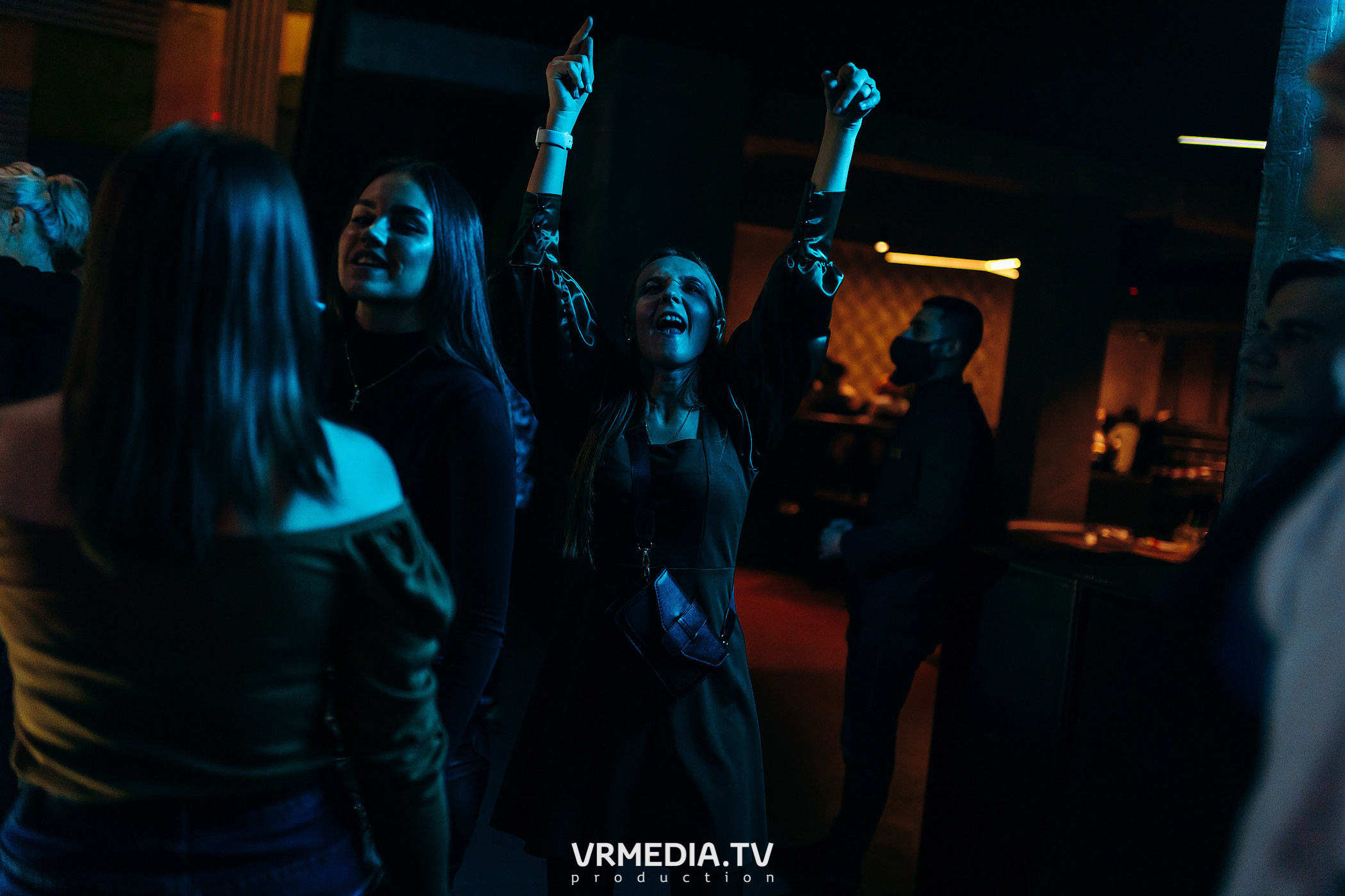 Выходные в баре «DOSKI»