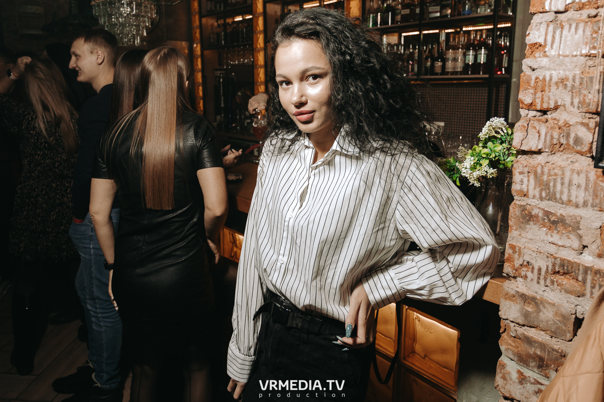 11 FRIENDS OF CHAO. Grotesque (SPB)