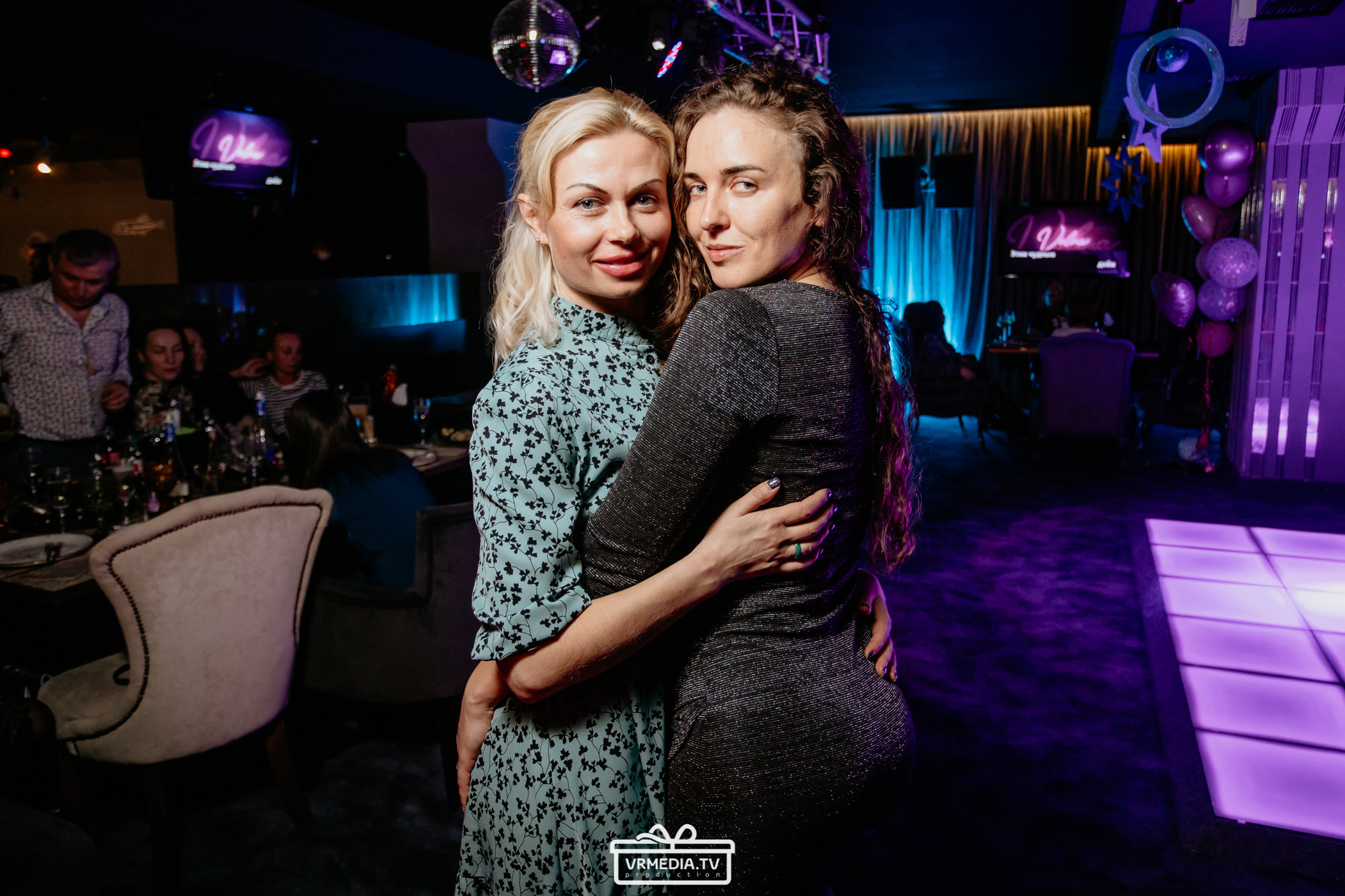 Новый год в караоке «Volna»