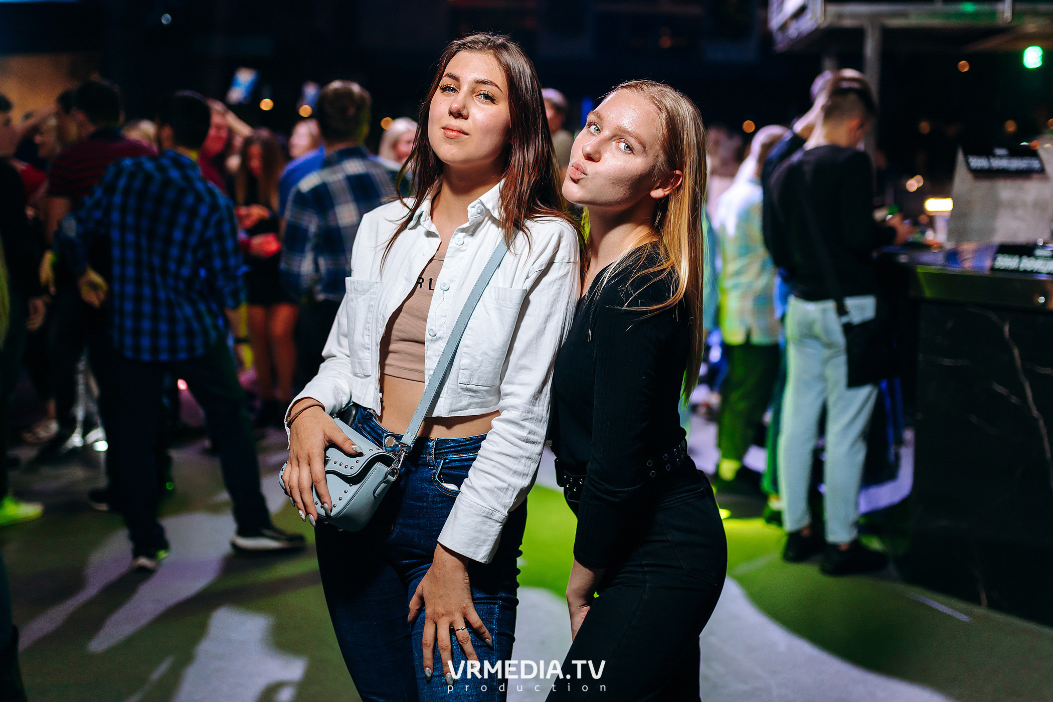 Выходные в баре «DOSKI»