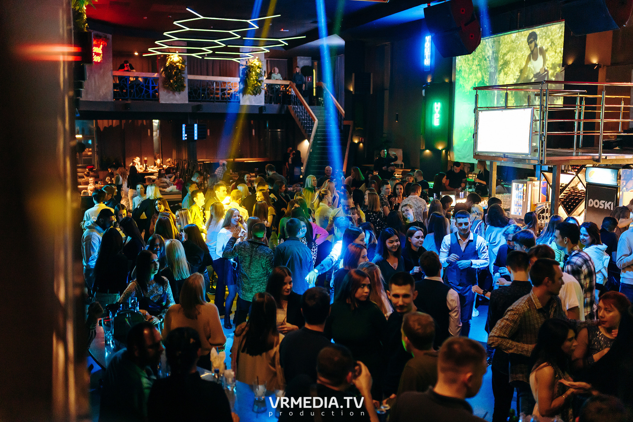 Выходные в баре «DOSKI»