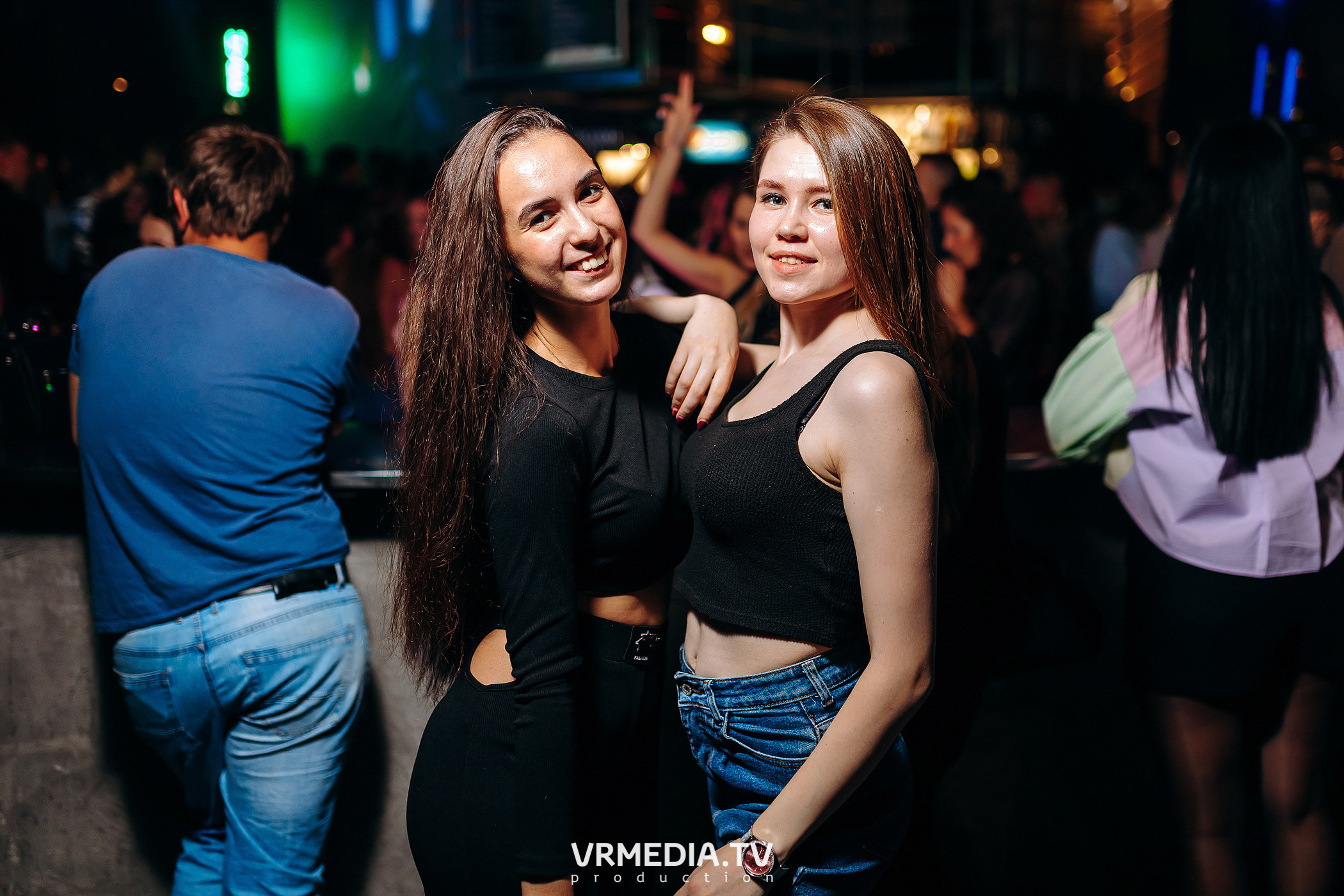 Выходные в баре «DOSKI»