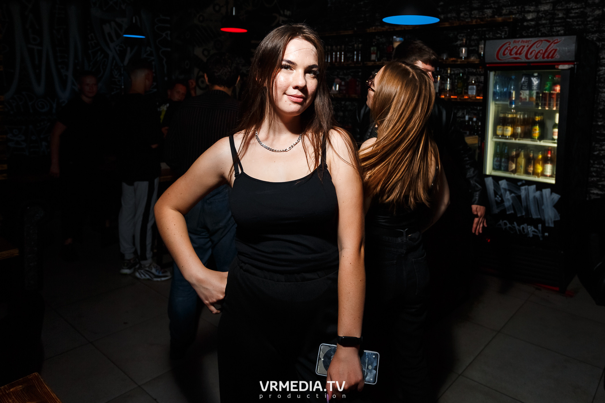 Выходные в баре «Глотай»