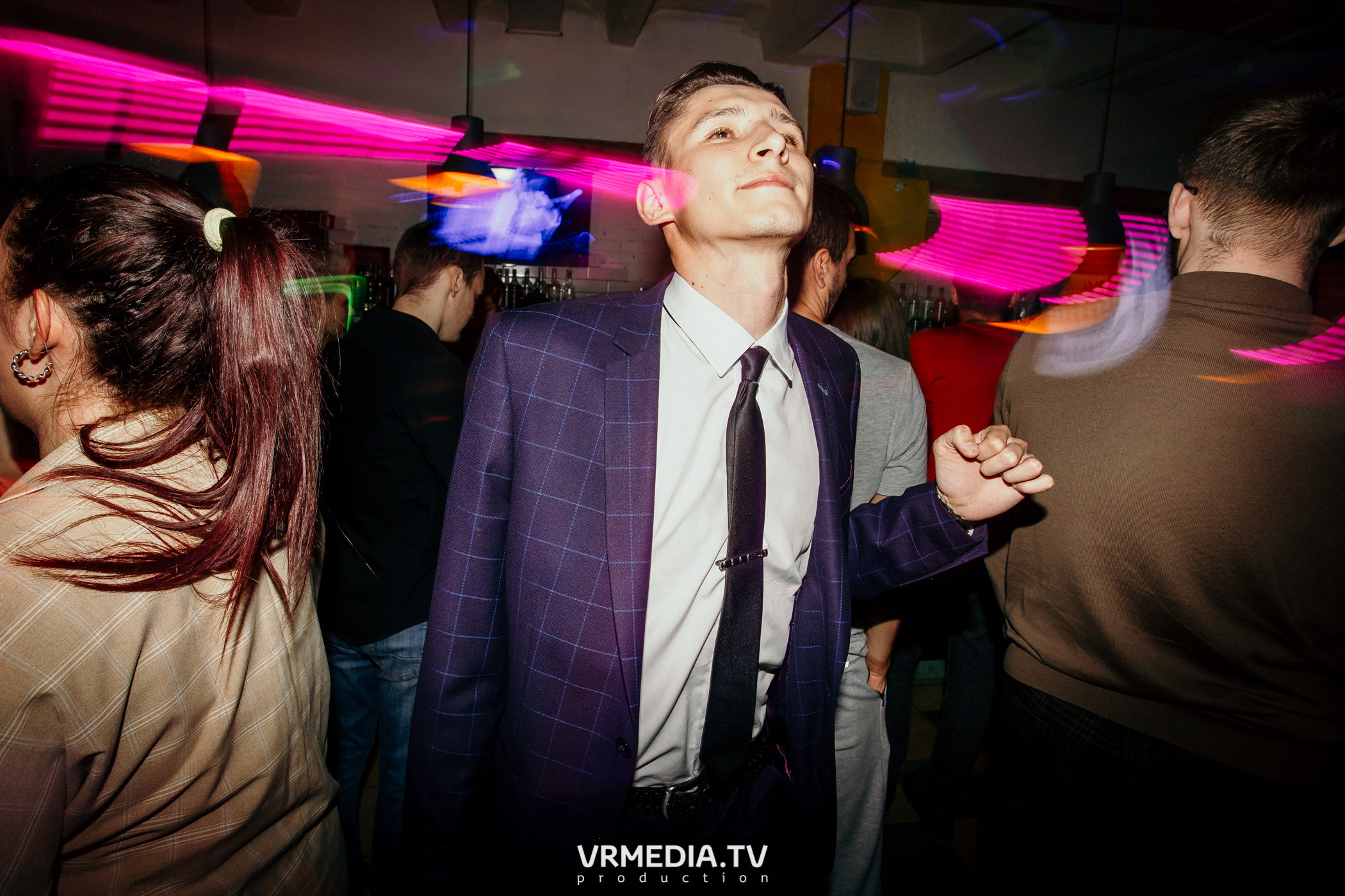 Выходные в баре «Cosmo»