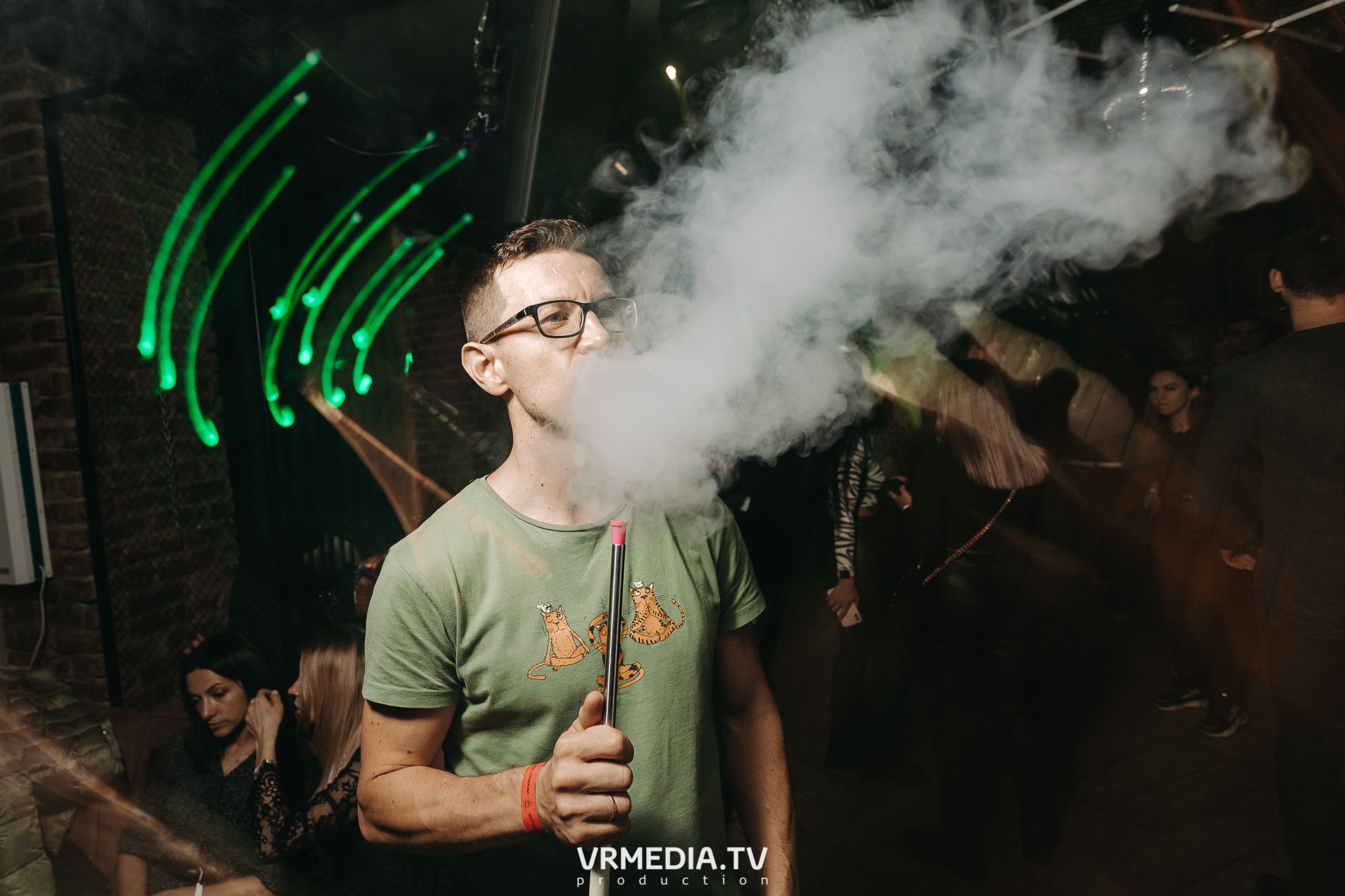 11 FRIENDS OF CHAO. Grotesque (SPB)