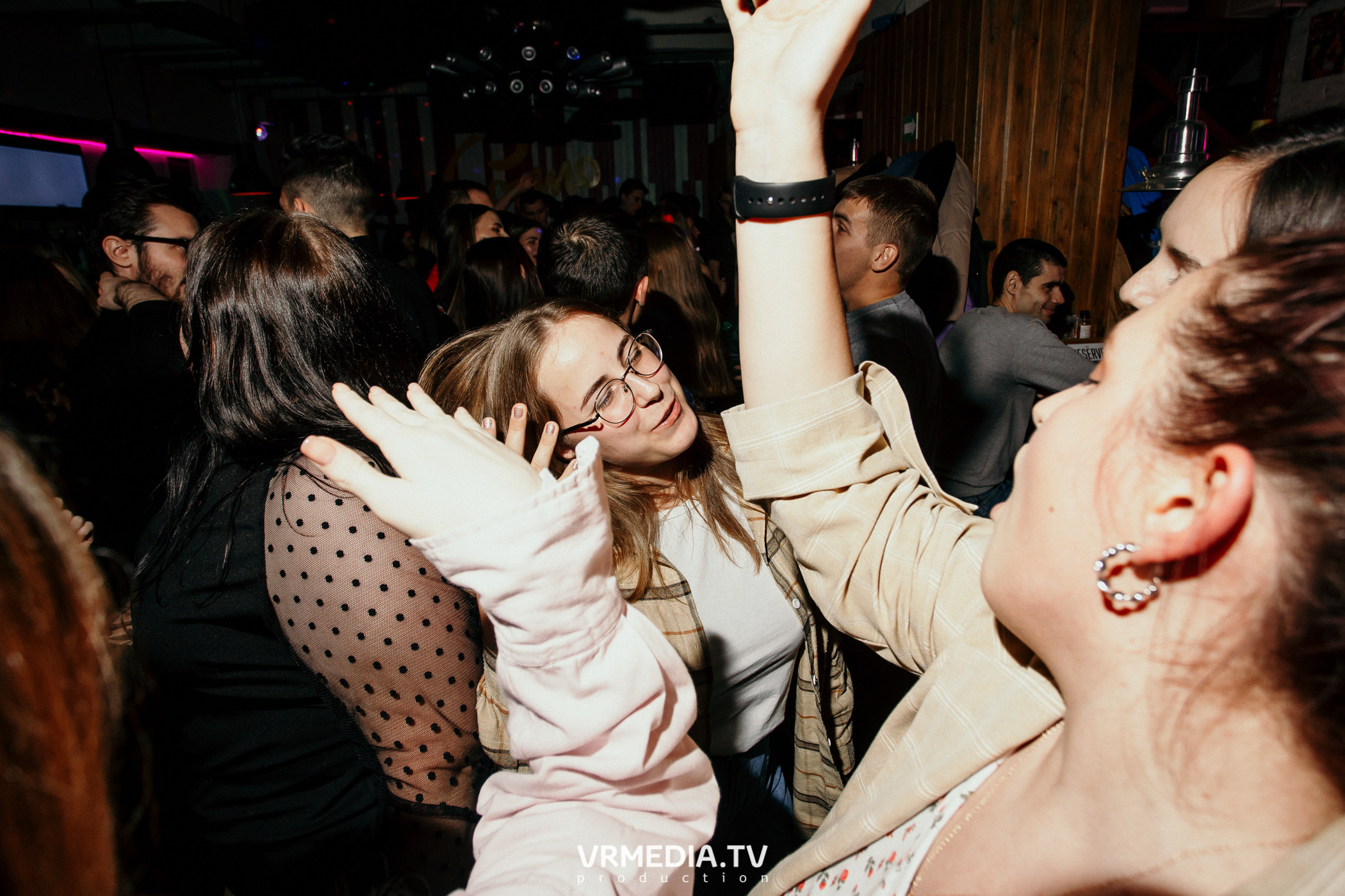 Выходные в баре «Cosmo»