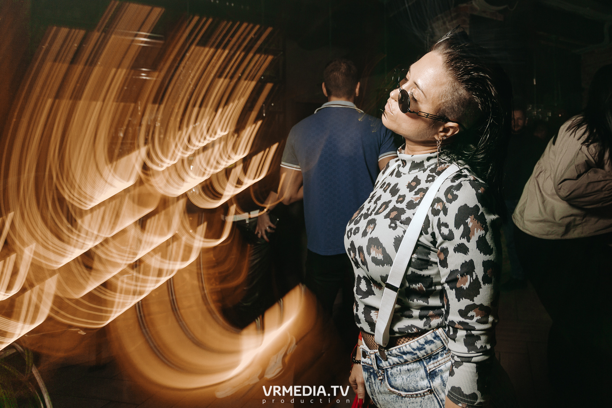 11 FRIENDS OF CHAO. Grotesque (SPB)