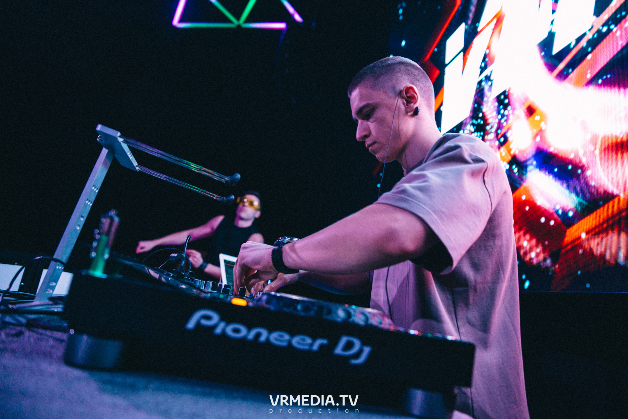 DJ Mikis в НК «Эфир»