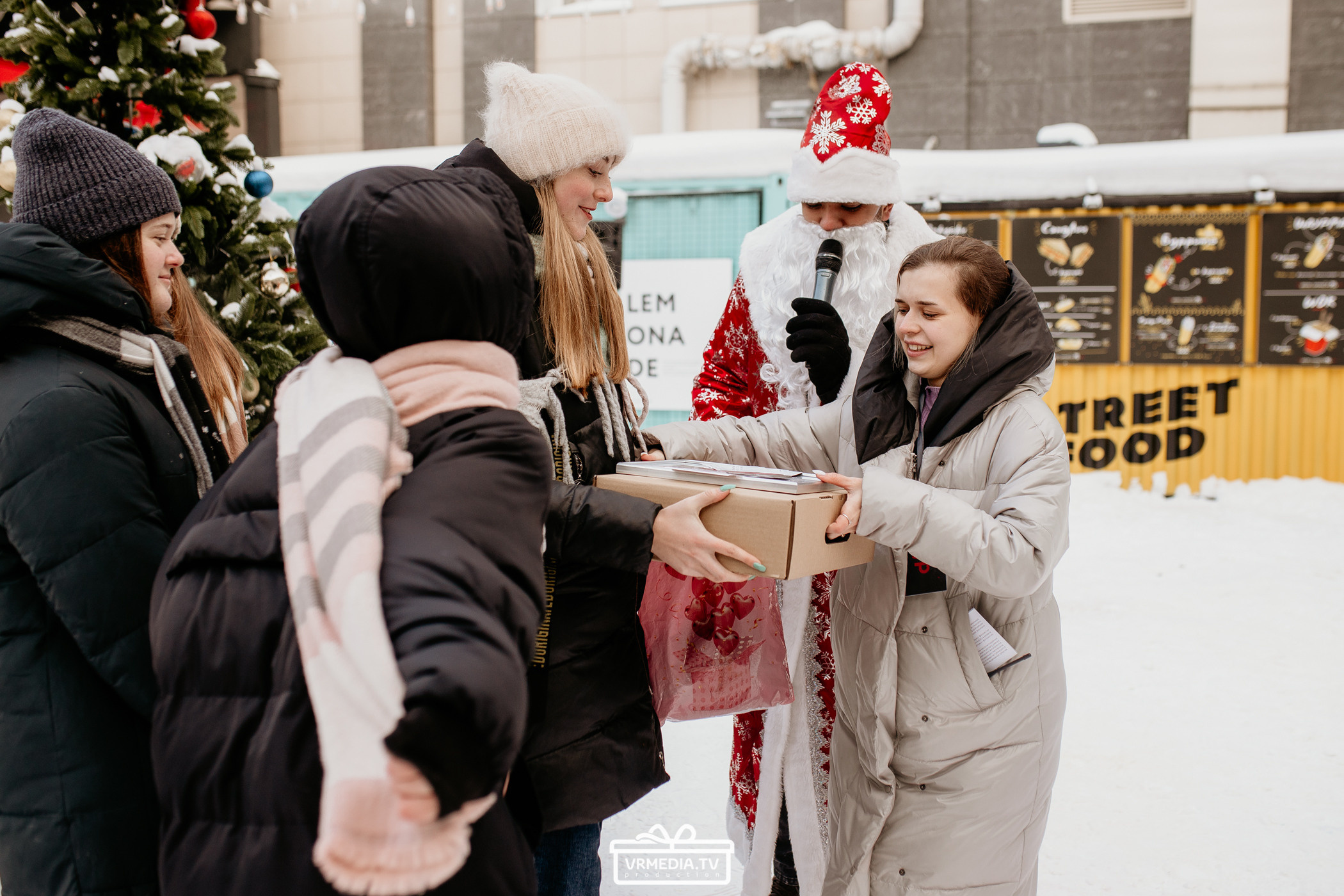 Большая новогодняя «Елка» в культурном пространстве «Редакция»