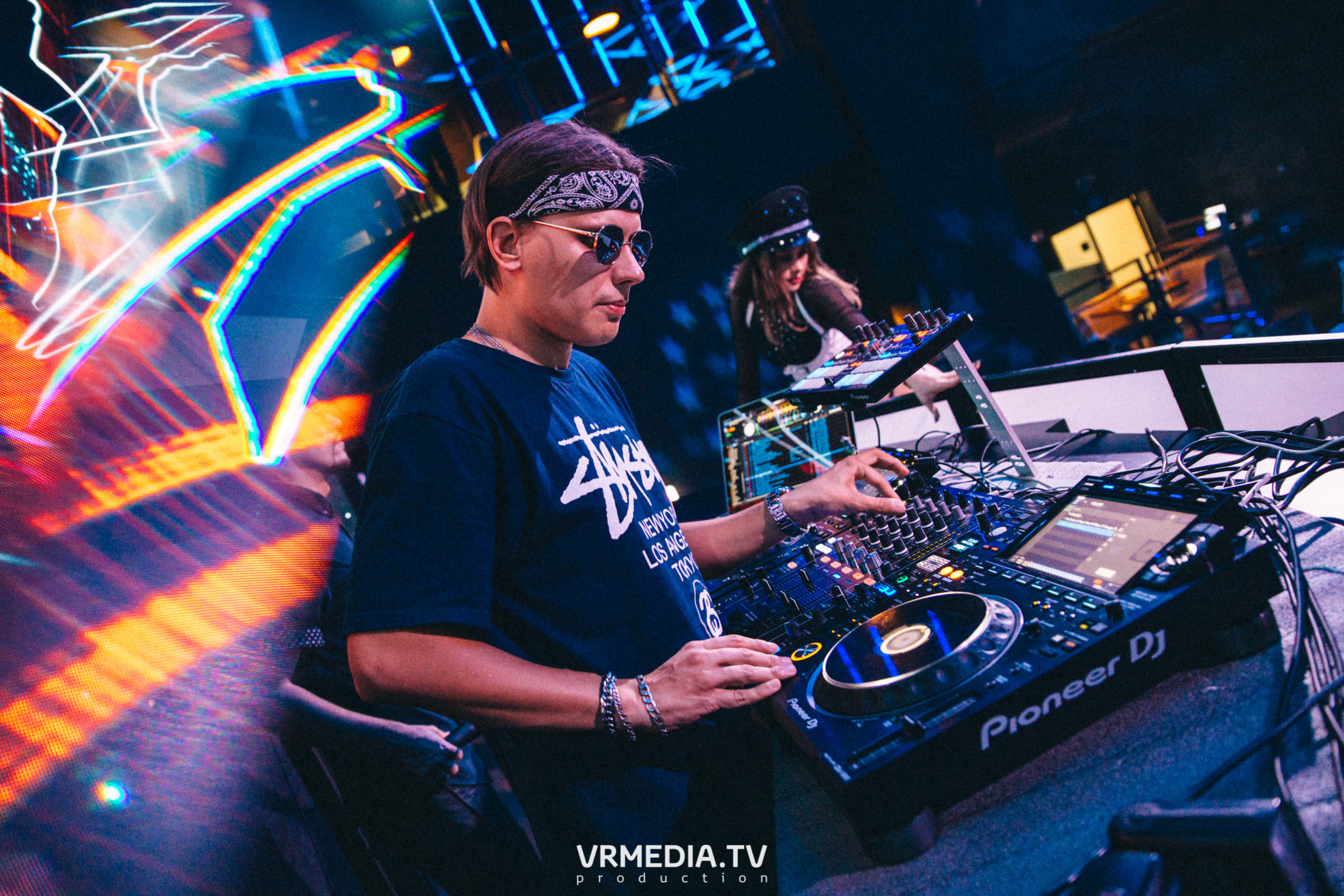 DJ Mikis в НК «Эфир»