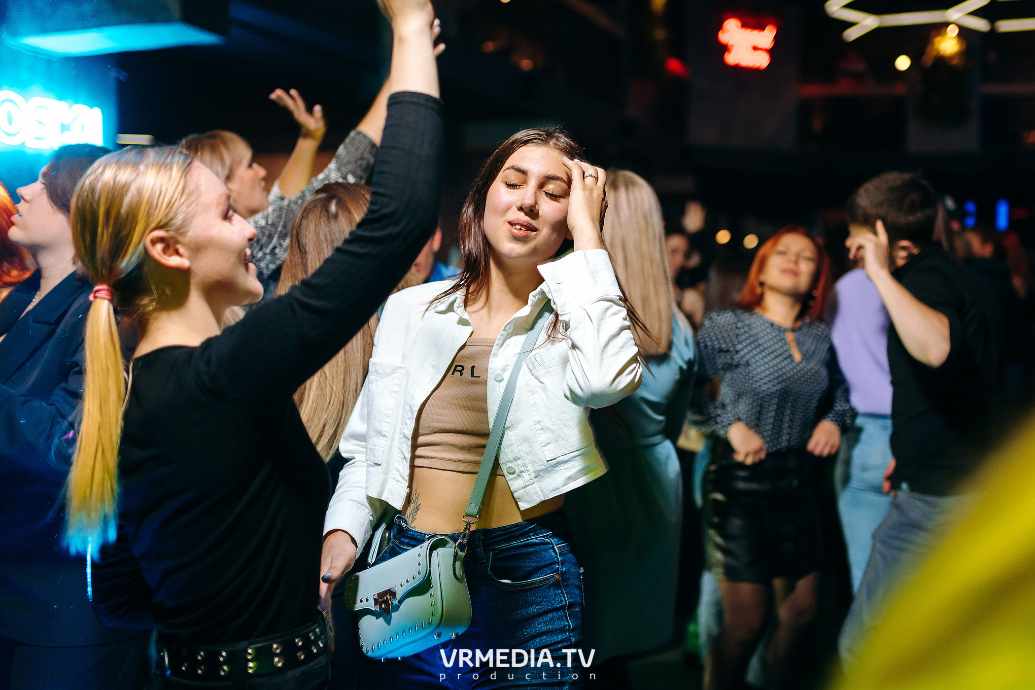 Выходные в баре «DOSKI»