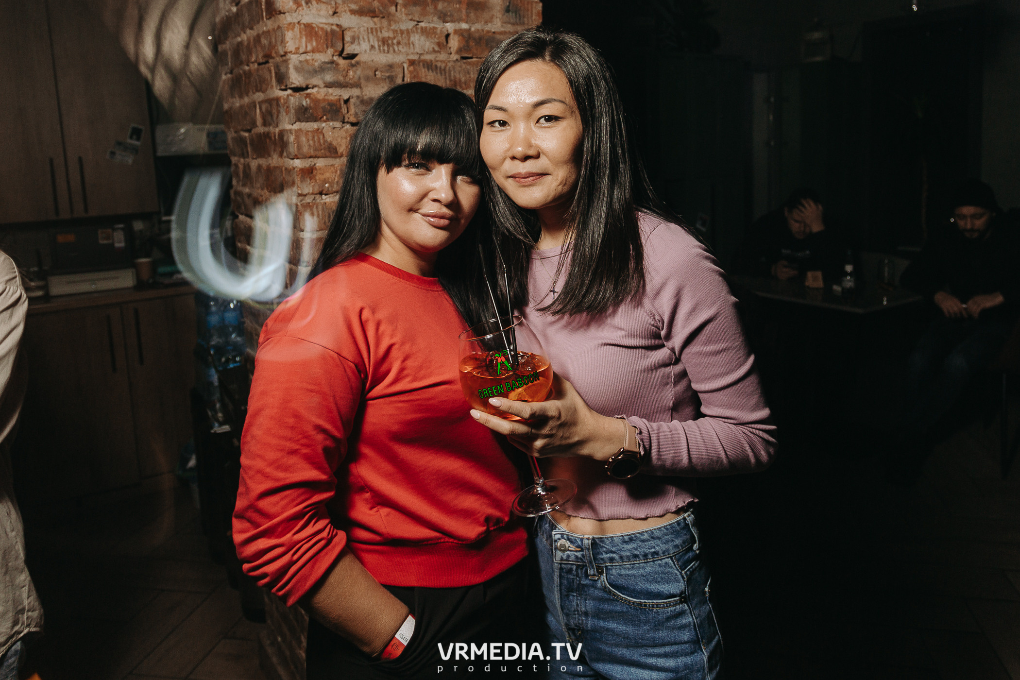 11 FRIENDS OF CHAO. Grotesque (SPB)