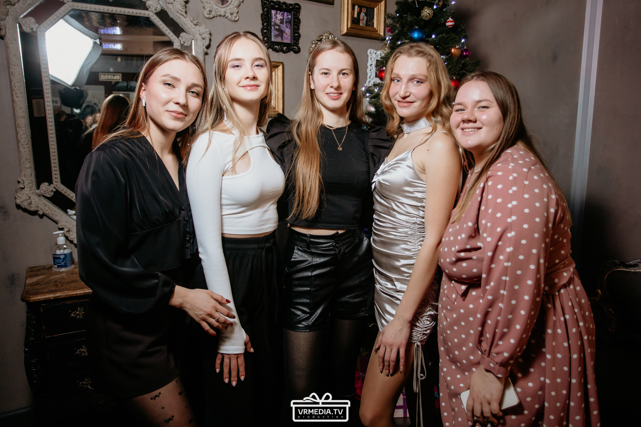 Новый год в караоке «Volna»