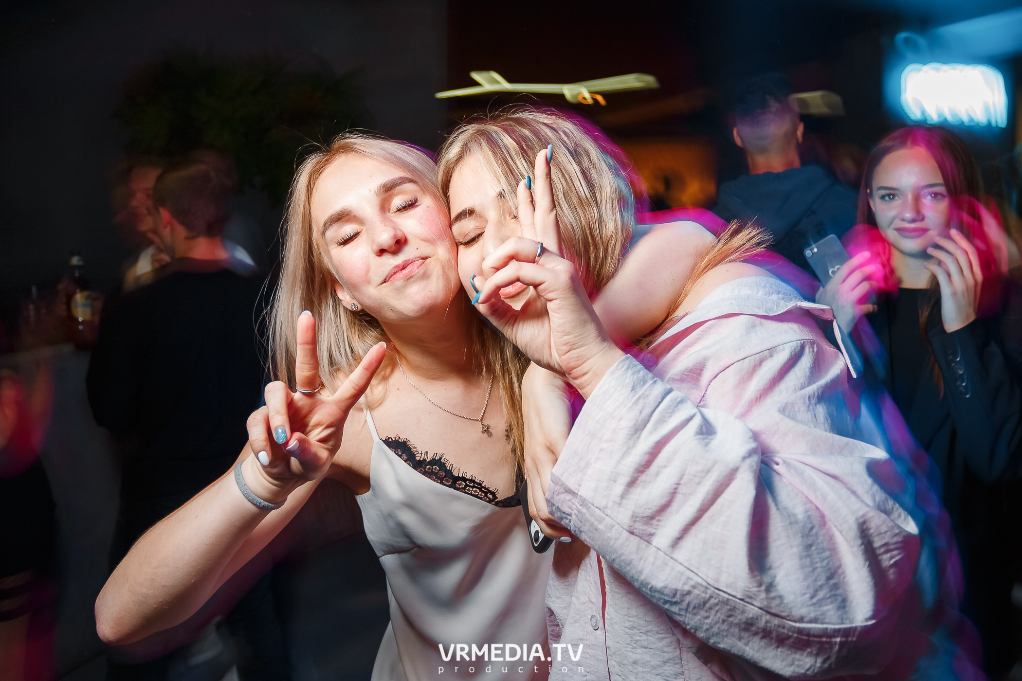 Выходные в баре «DOSKI»