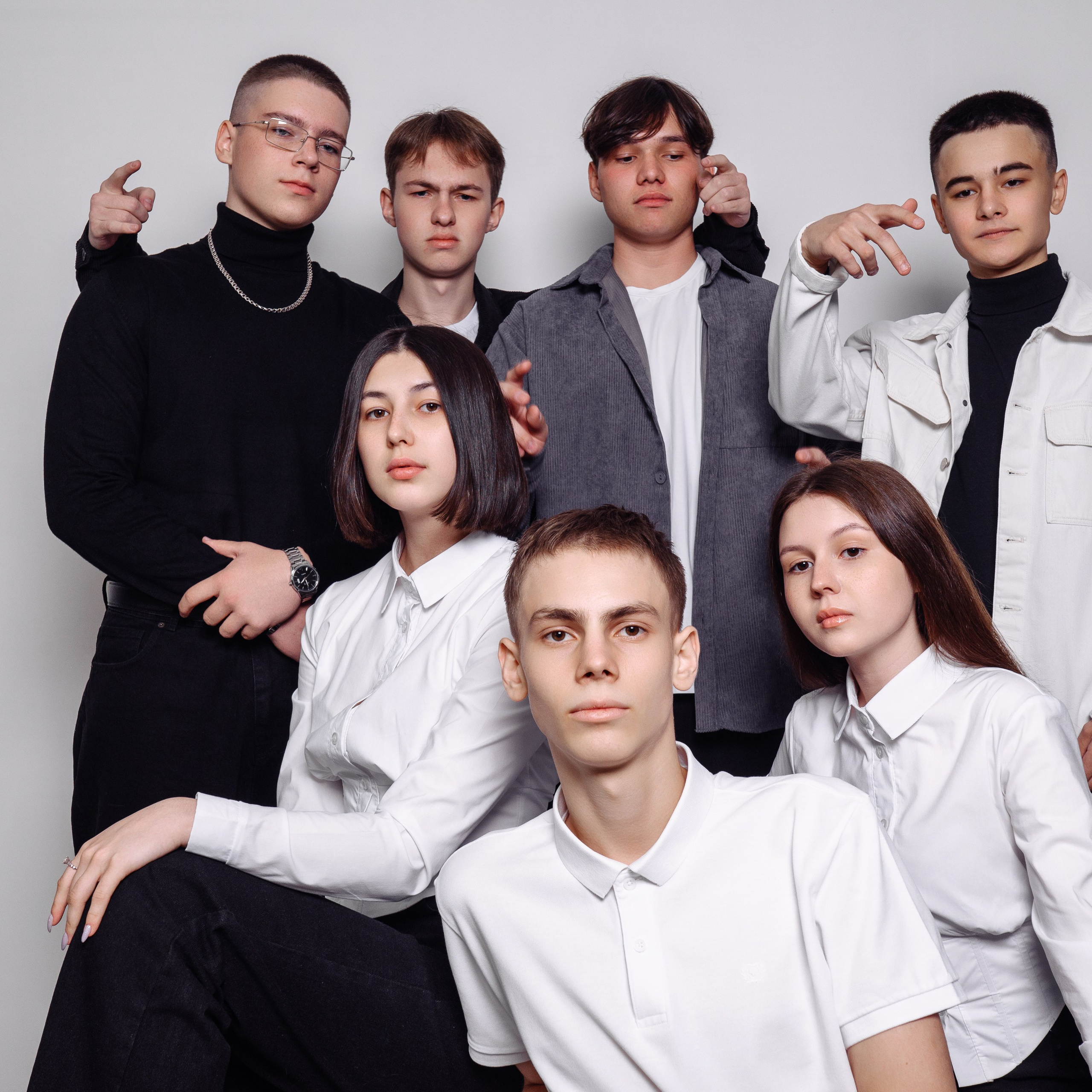 Альбомы в ФотоСтудии SelfieBox. НеФотоАльбом — выпускные альбомы Абакан Минусинск Черногорск Хакасия